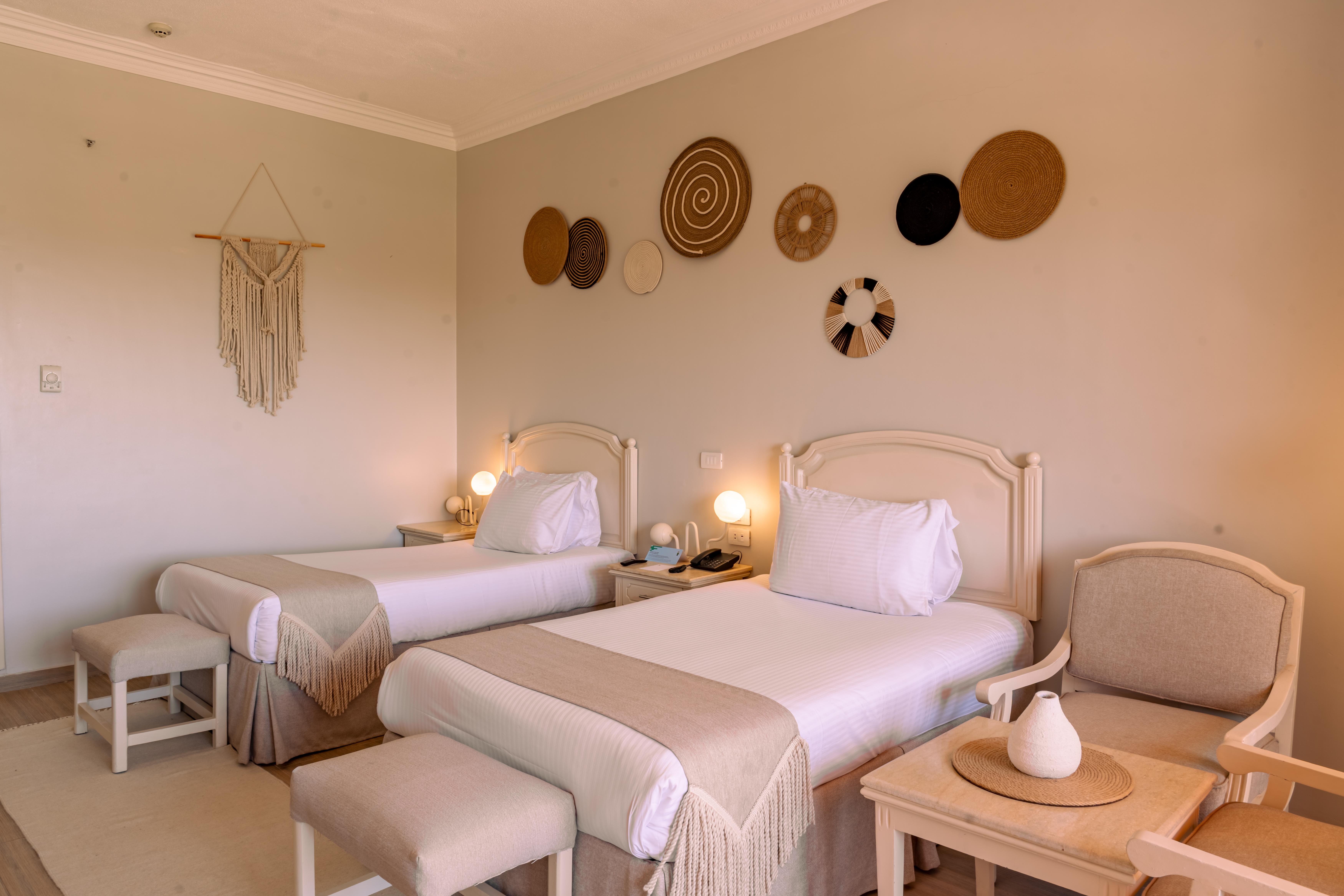 Blend Paradise Resort  slide 3