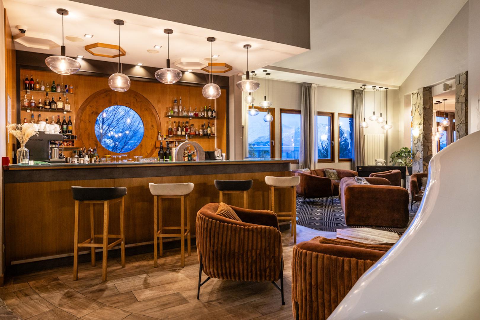 Hotel Au Royal Ours Blanc slide 5