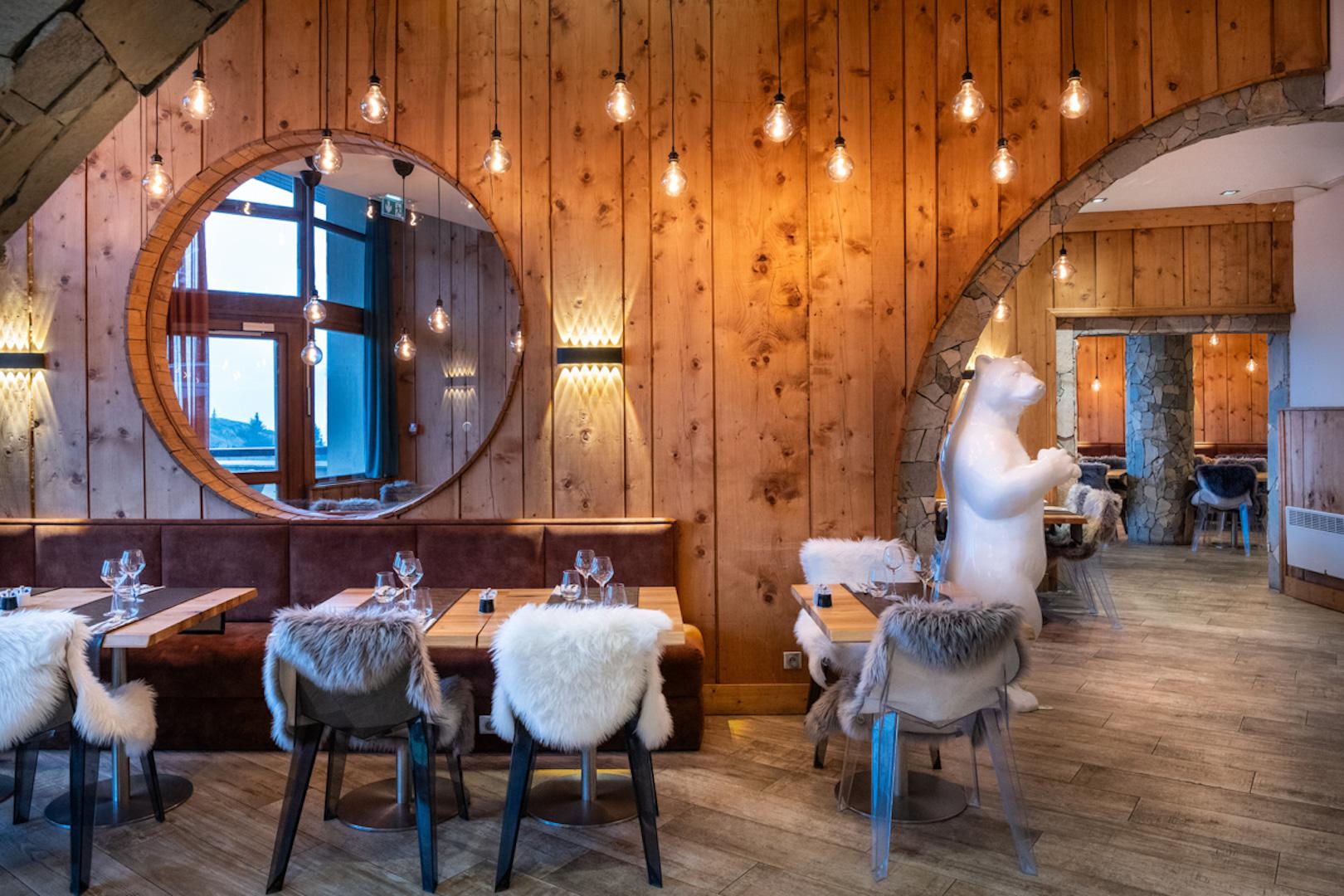 Hotel Au Royal Ours Blanc slide 3