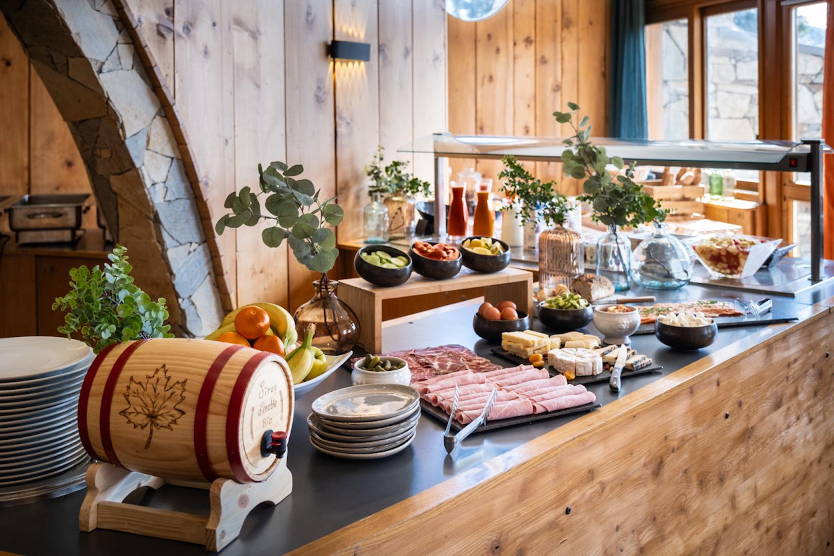 Hotel Au Royal Ours Blanc slide 4