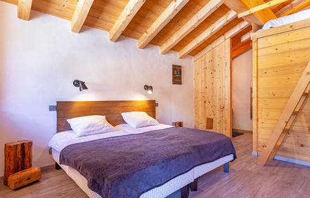 Chalet Cairn slide 2