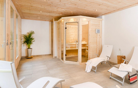 Chalet Cairn slide 4