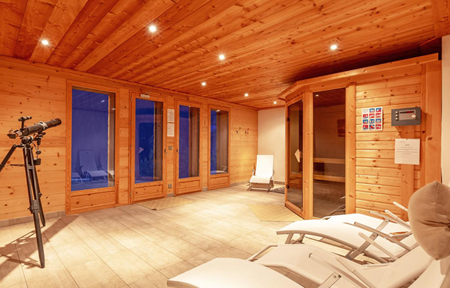 Chalet Cairn slide 5