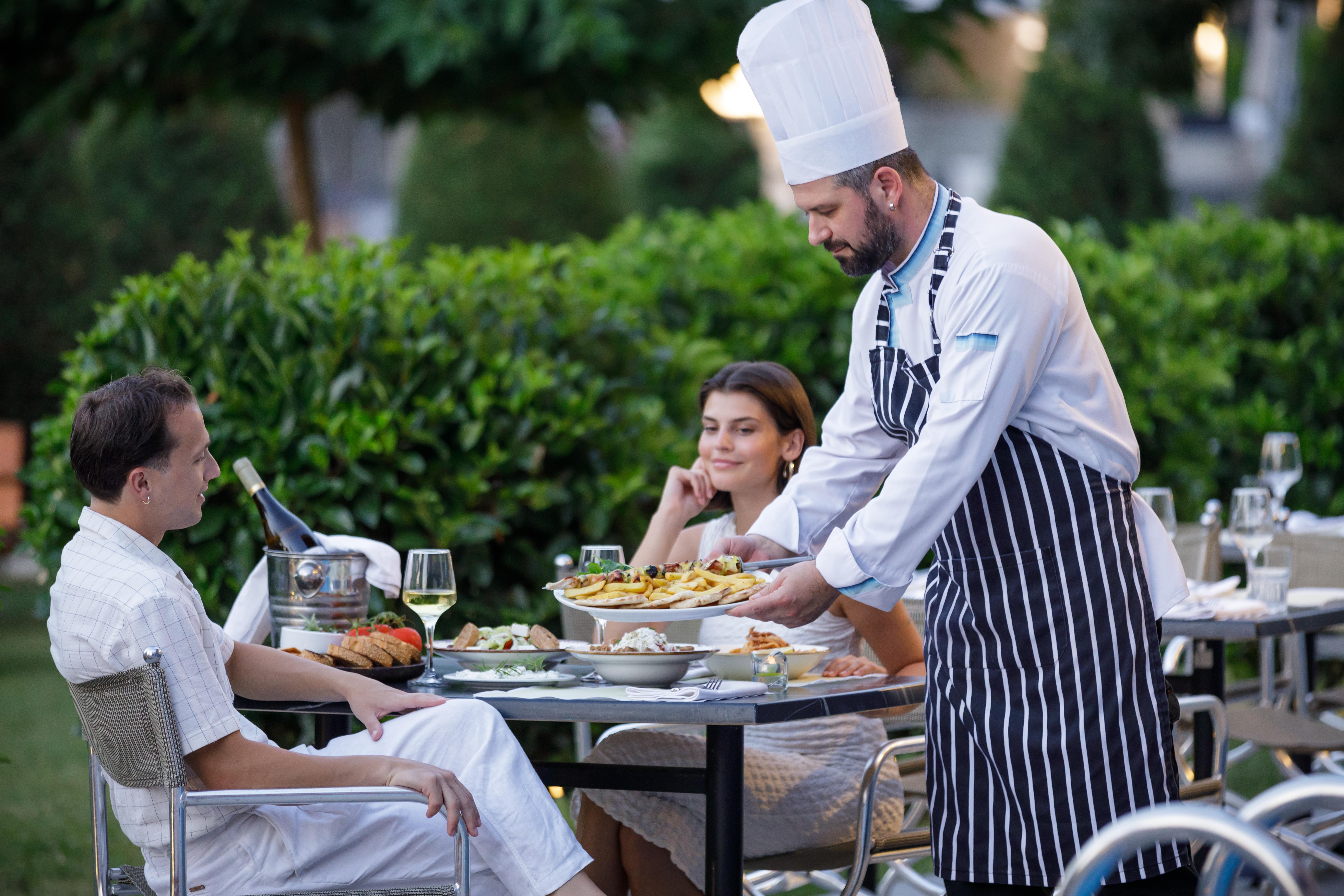 Hotel Yakinthos slide 4