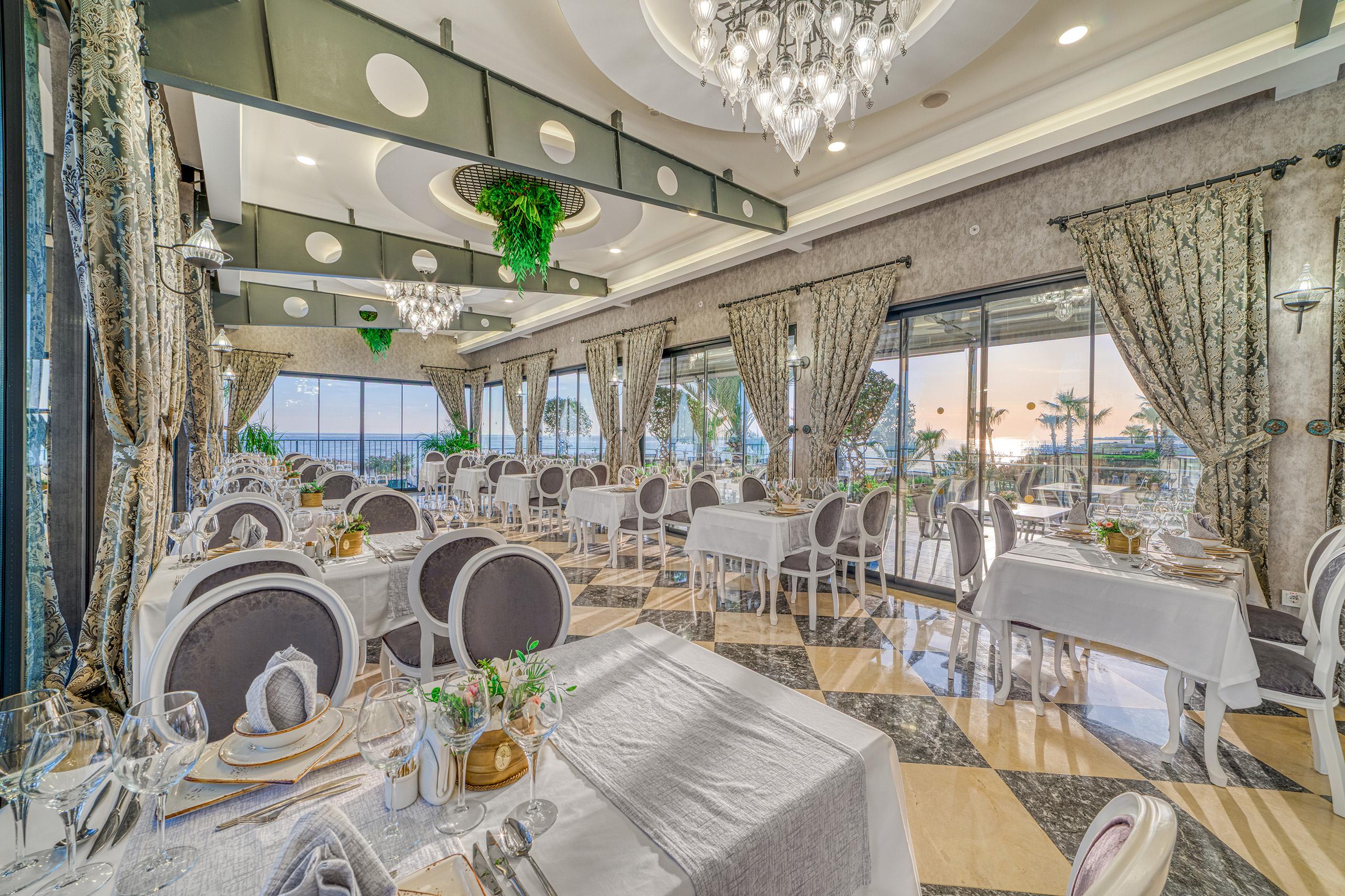 Hotel Aria Resort slide 5