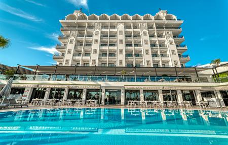 Hotel Aria Resort slide 1