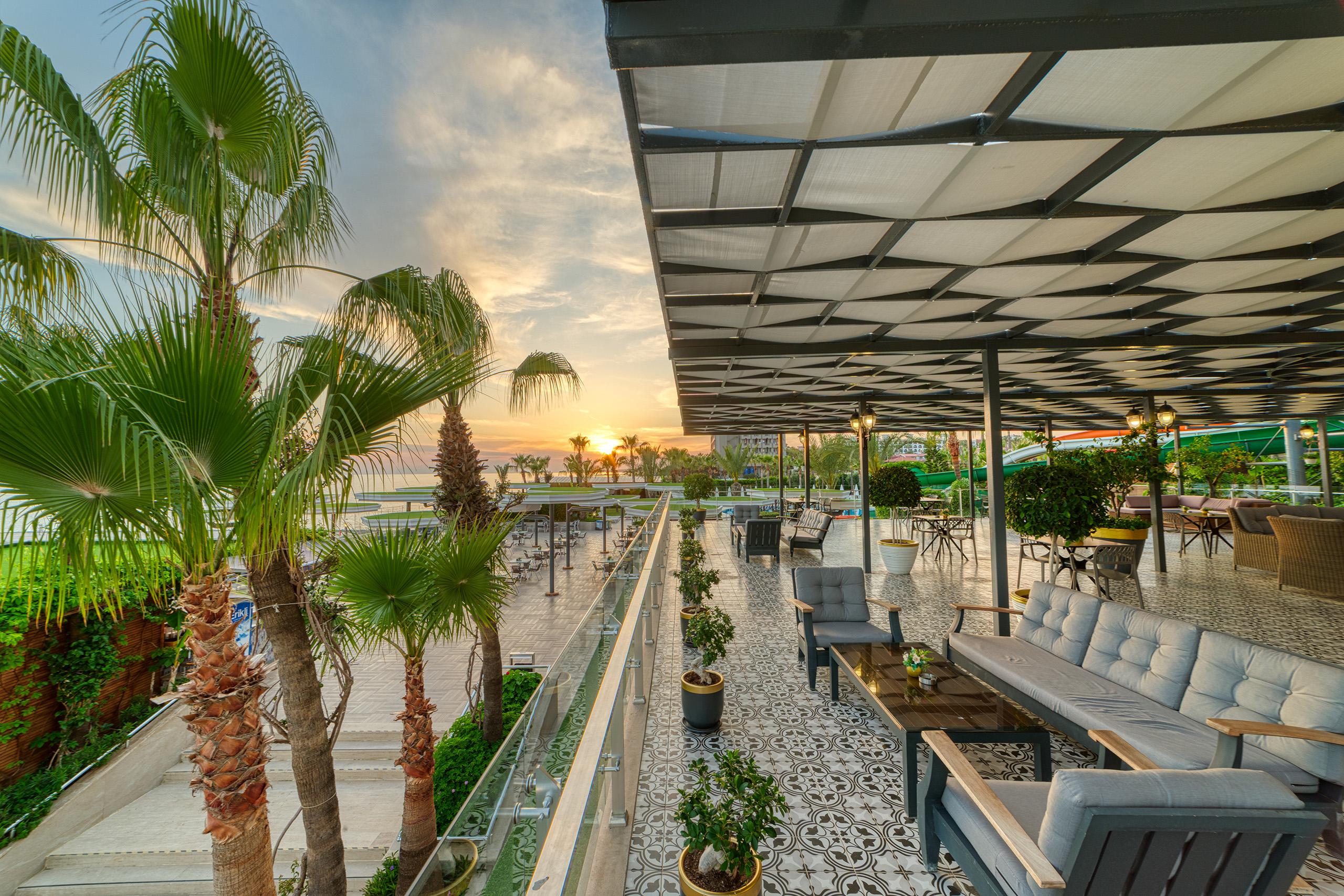 Hotel Aria Resort slide 4