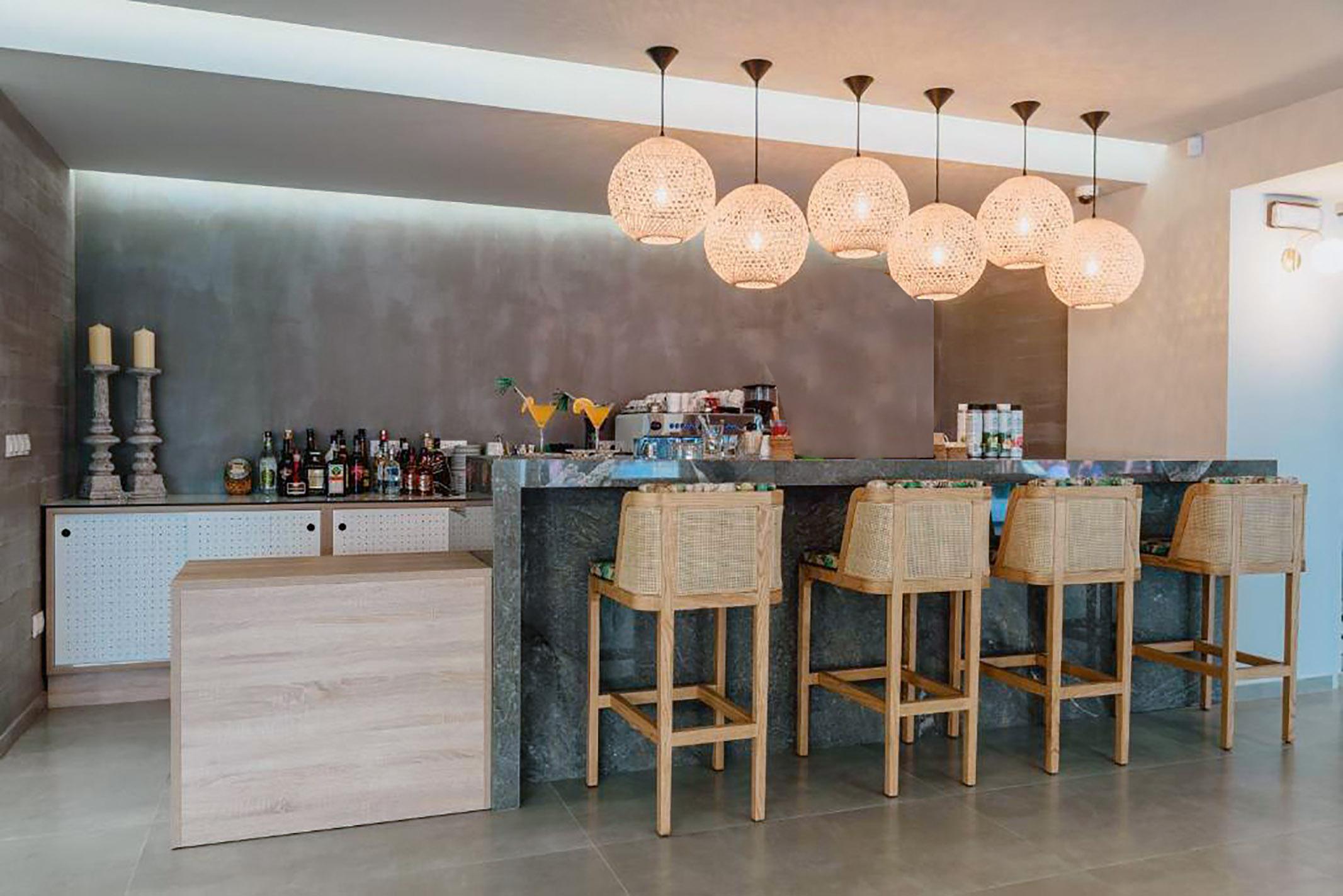 Ammos Beach Seaside Luxury Suites slide 5