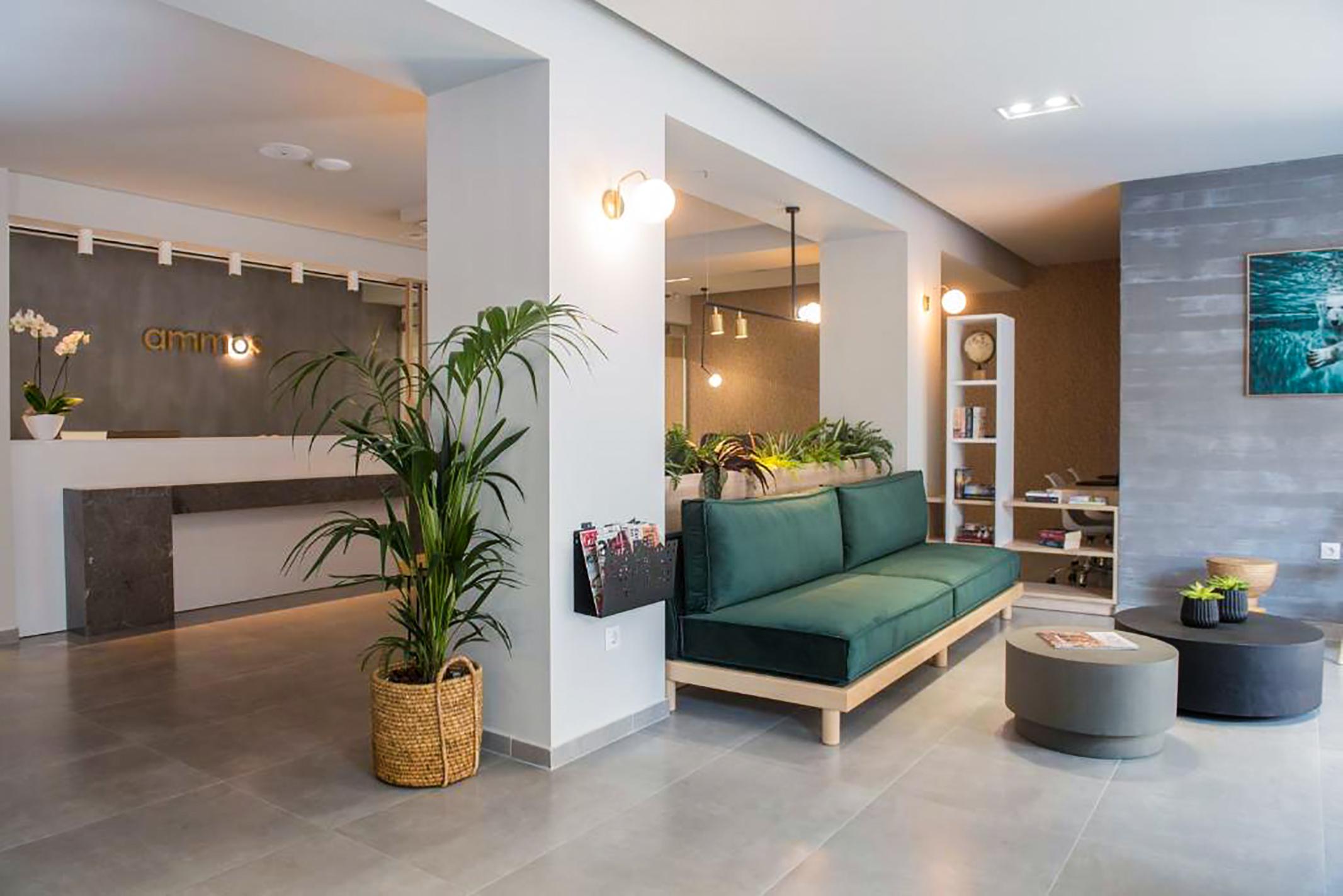 Ammos Beach Seaside Luxury Suites slide 2