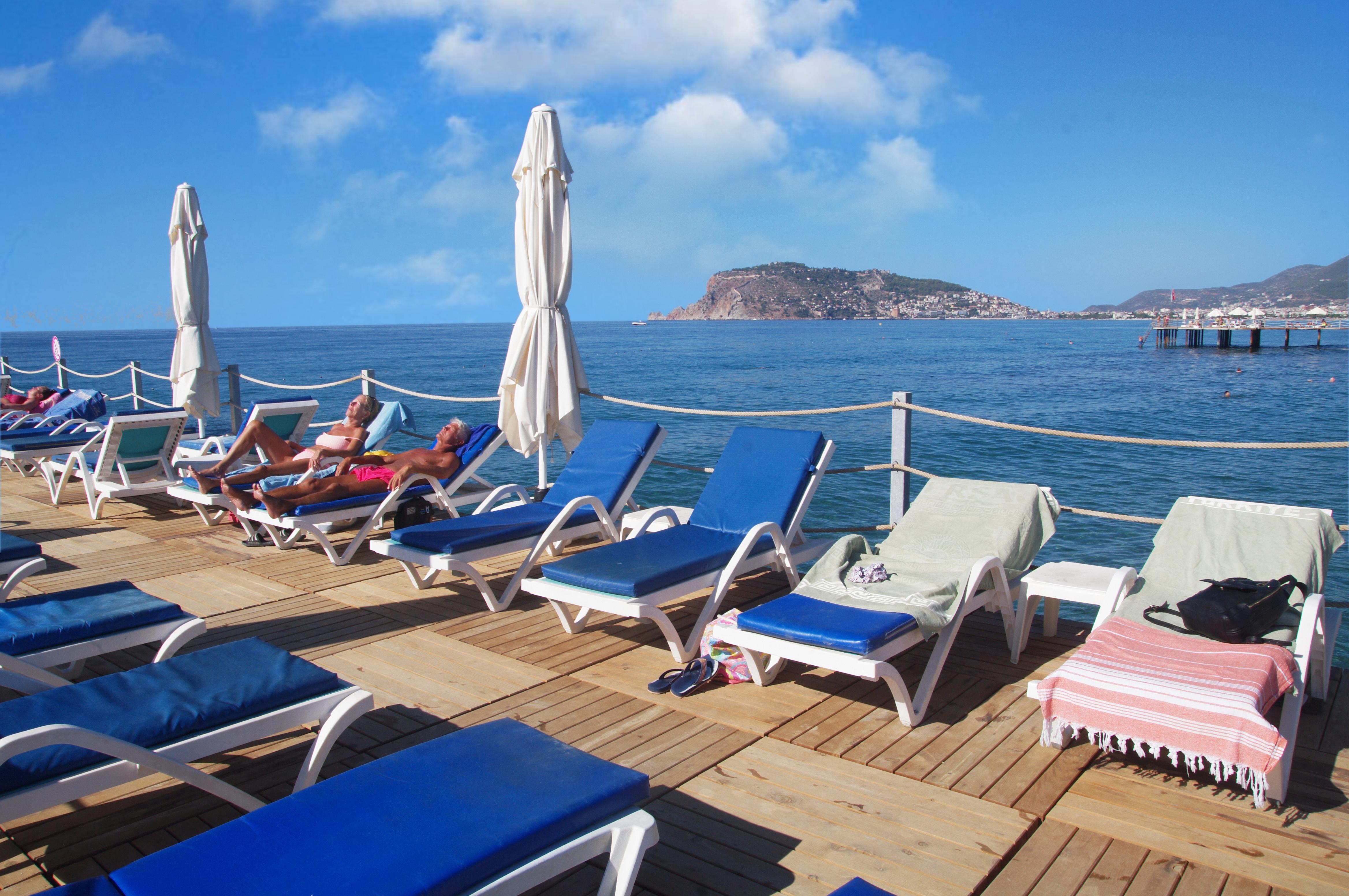 Hotel Oba Time slide 2