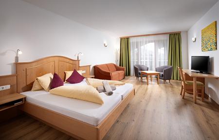 Hotel Köningsleiten Vital Alpin slide 2