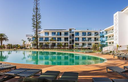 Castelo Suites Hotel slide 1