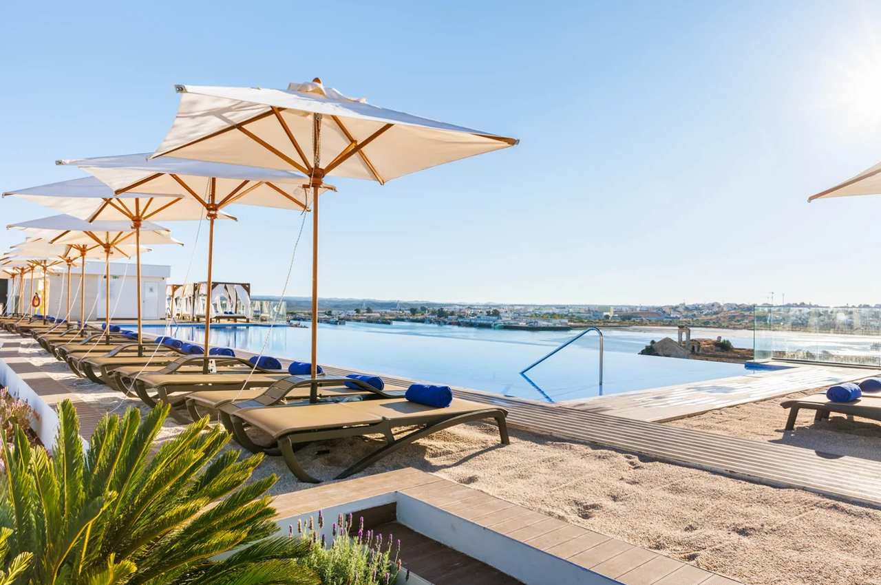 Jupiter Marina Hotel - Couples & Spa - Voksenhotel slide 2