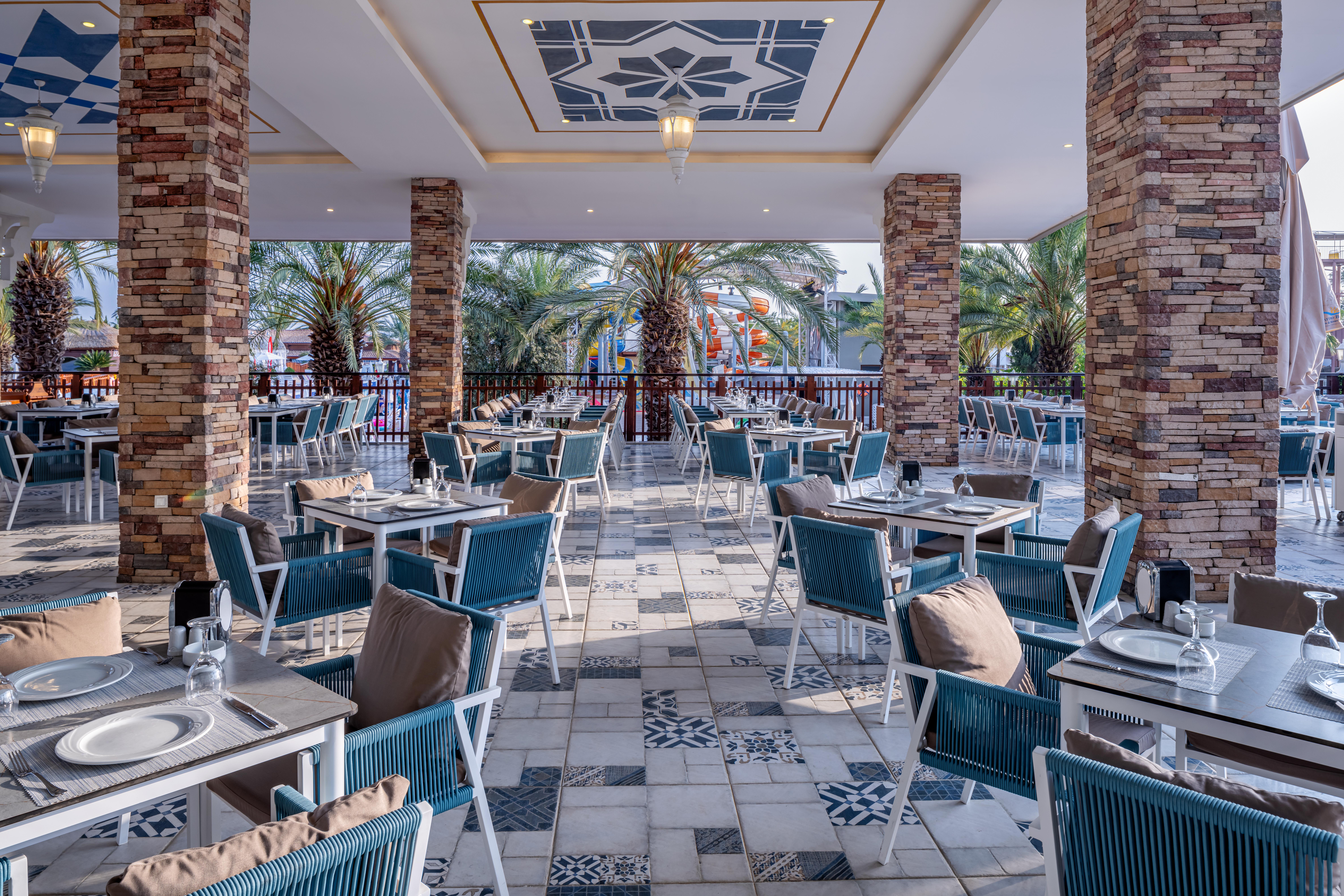 Hotel Quattro Beach & Spa slide 4