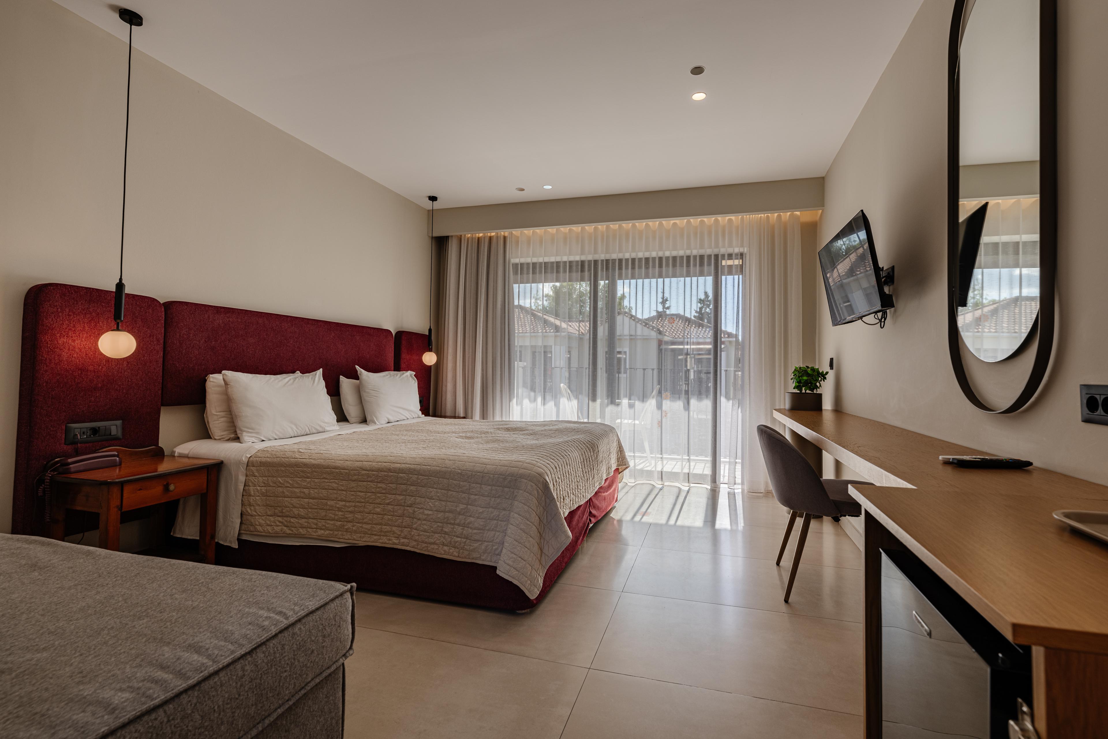 Hotel Amaryllis slide 2