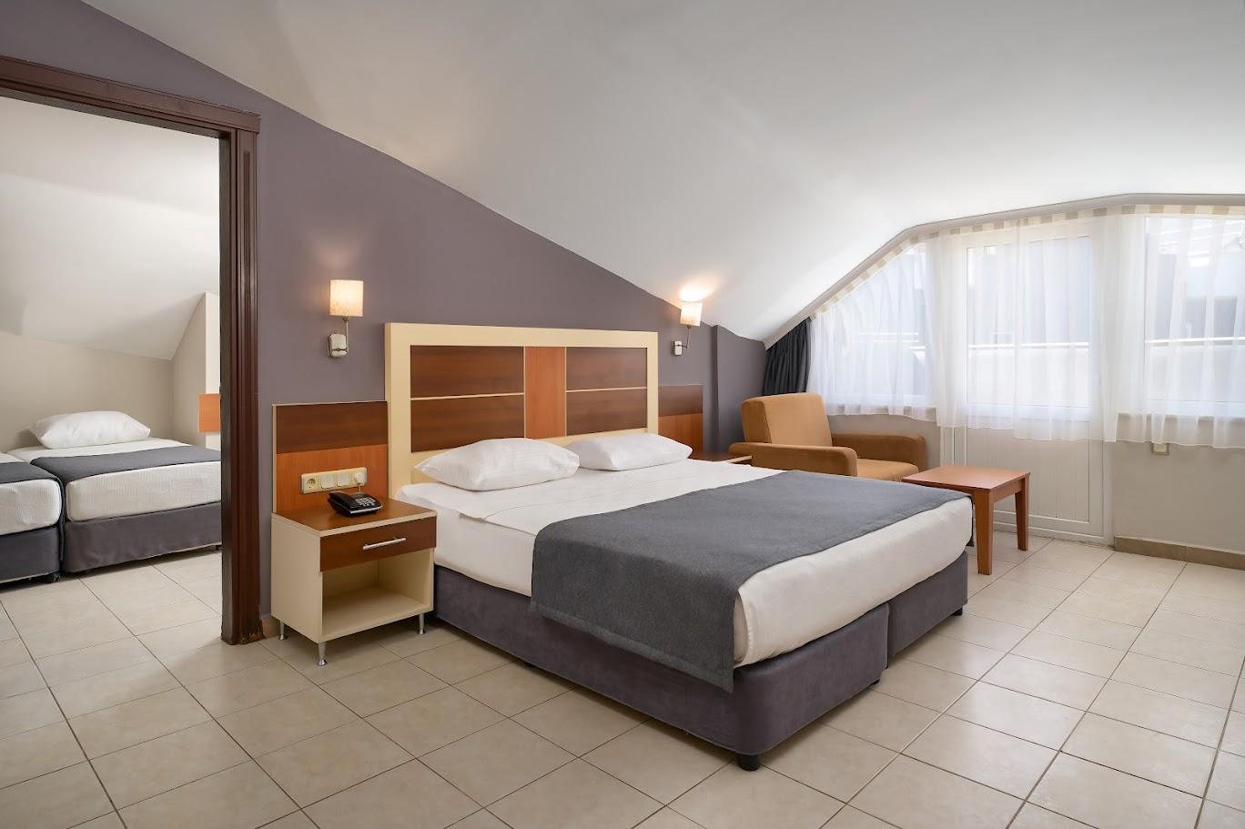 Krizantem Hotel  slide 3