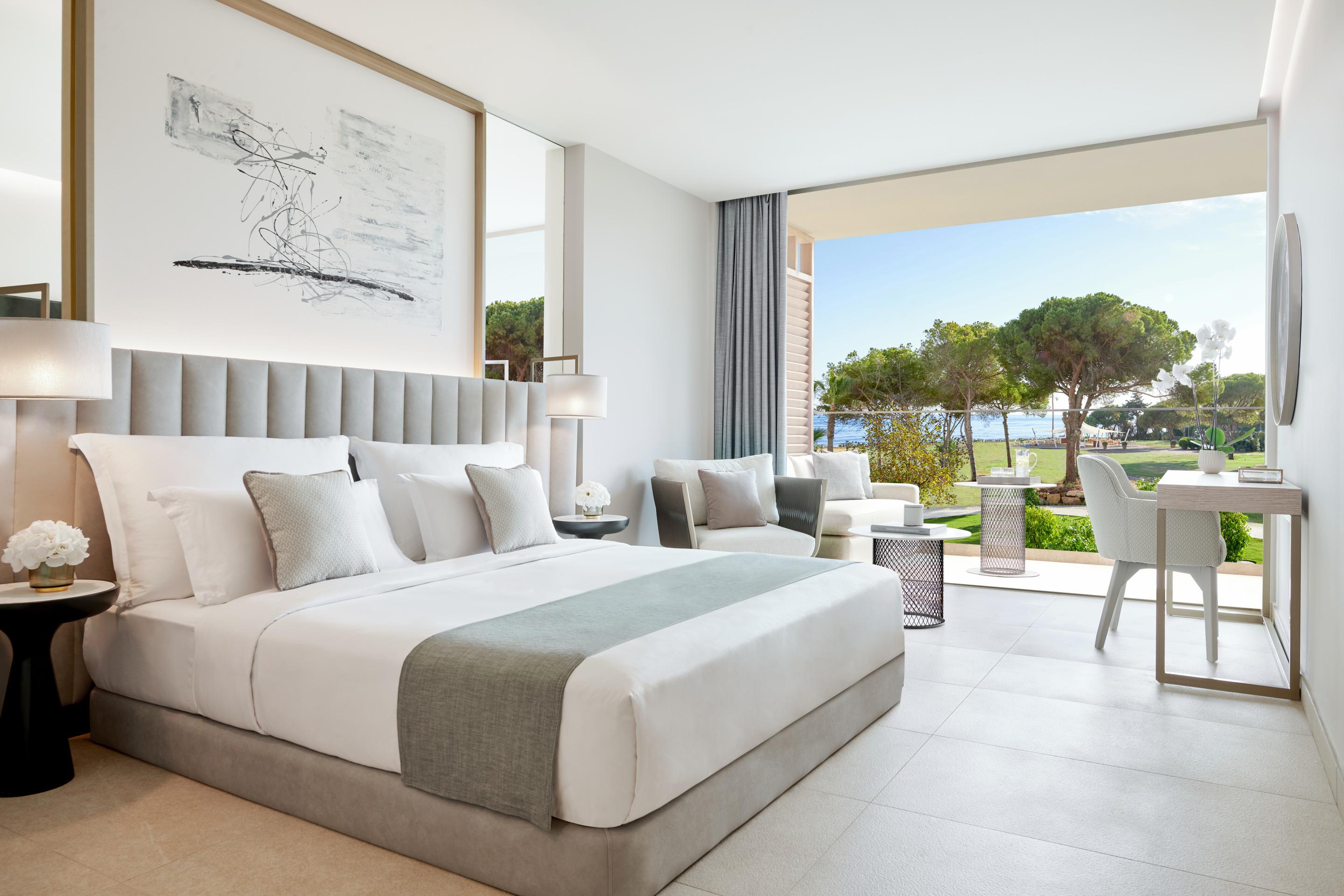 Hotel Ikos Andalusia slide 3