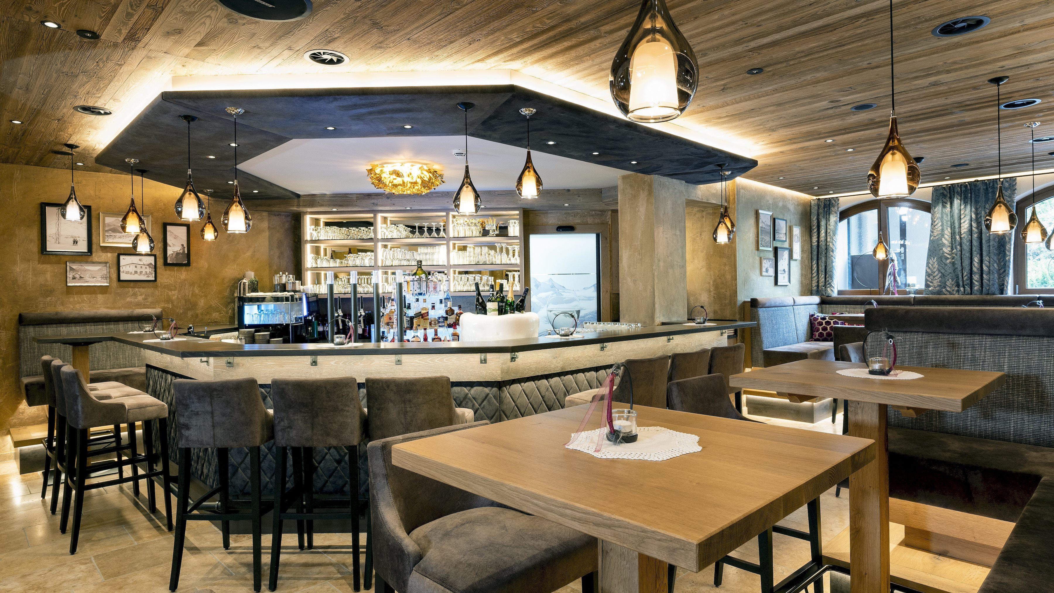 Hotel Almhof slide 4