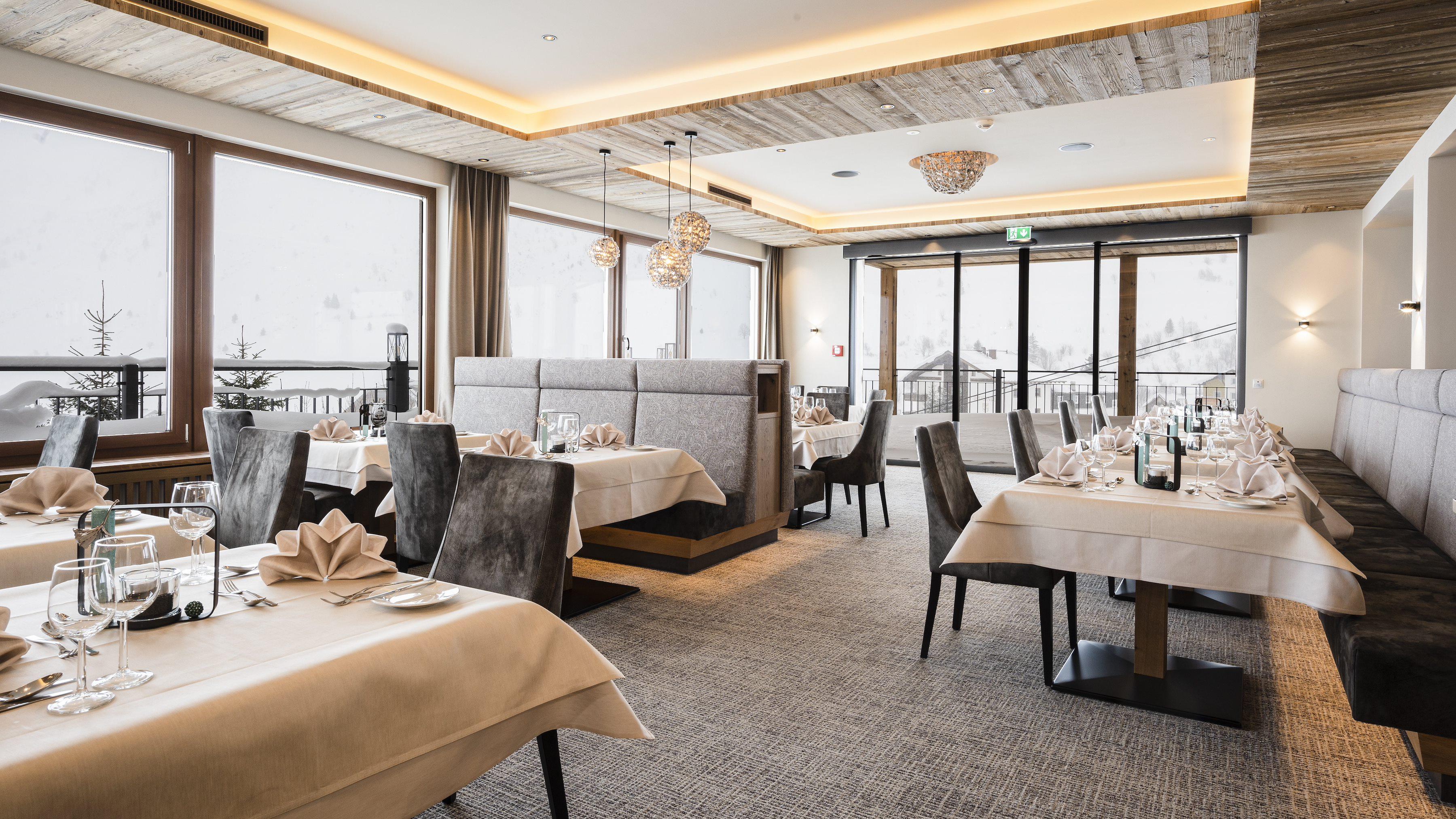 Hotel Almhof slide 3