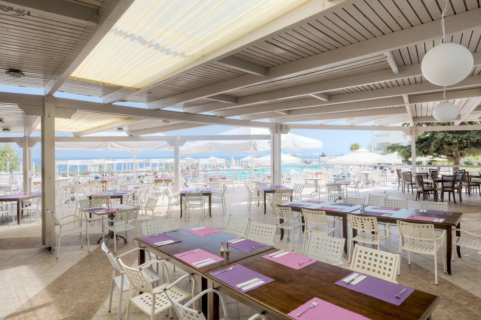 Kipriotis Aqualand Hotel  slide 5