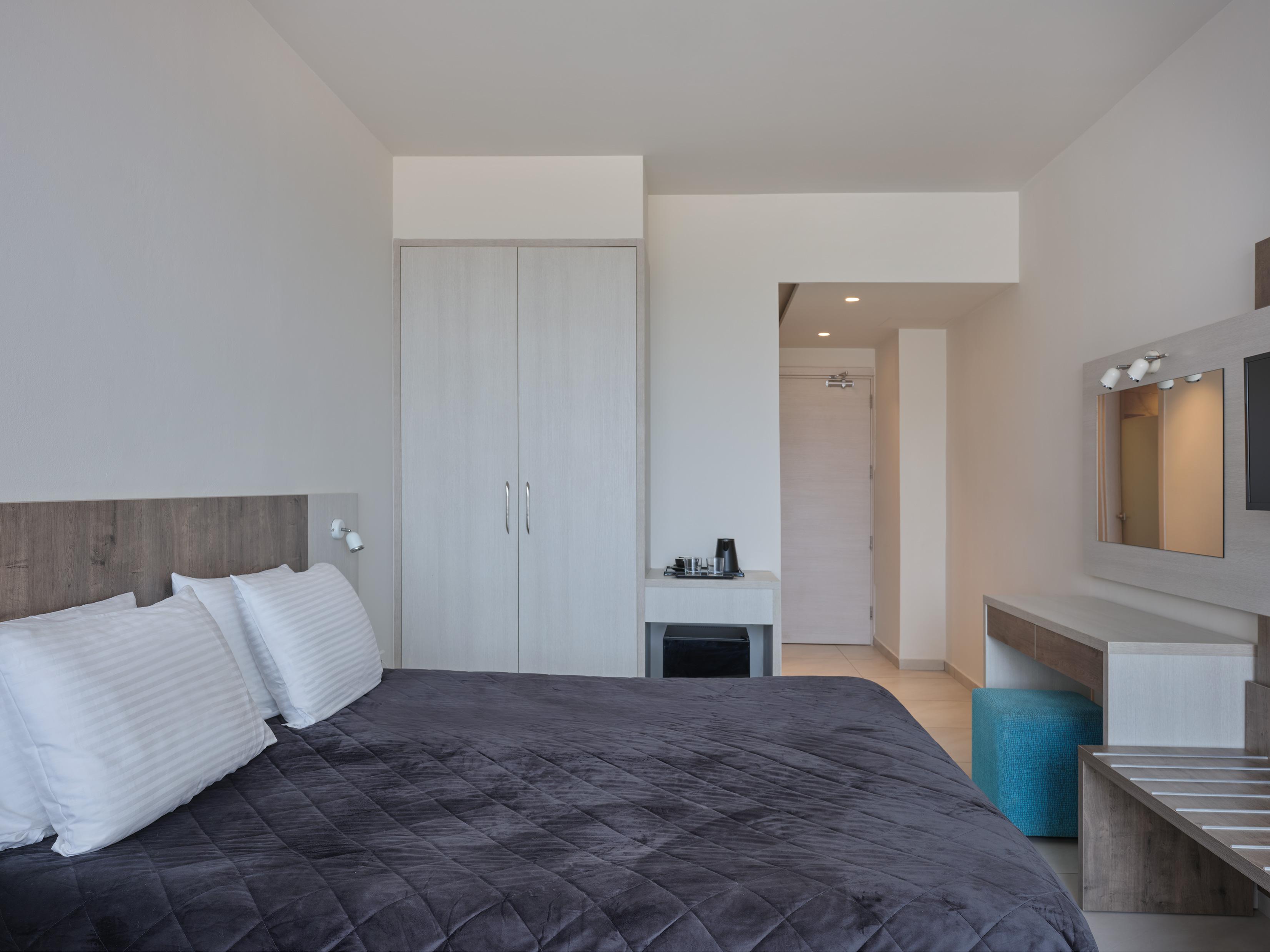 Hotel Atlantica Sancta Napa slide 3