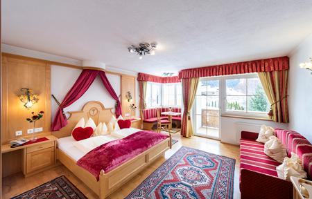 Wohlfühlhotel Innertalerhof slide 2