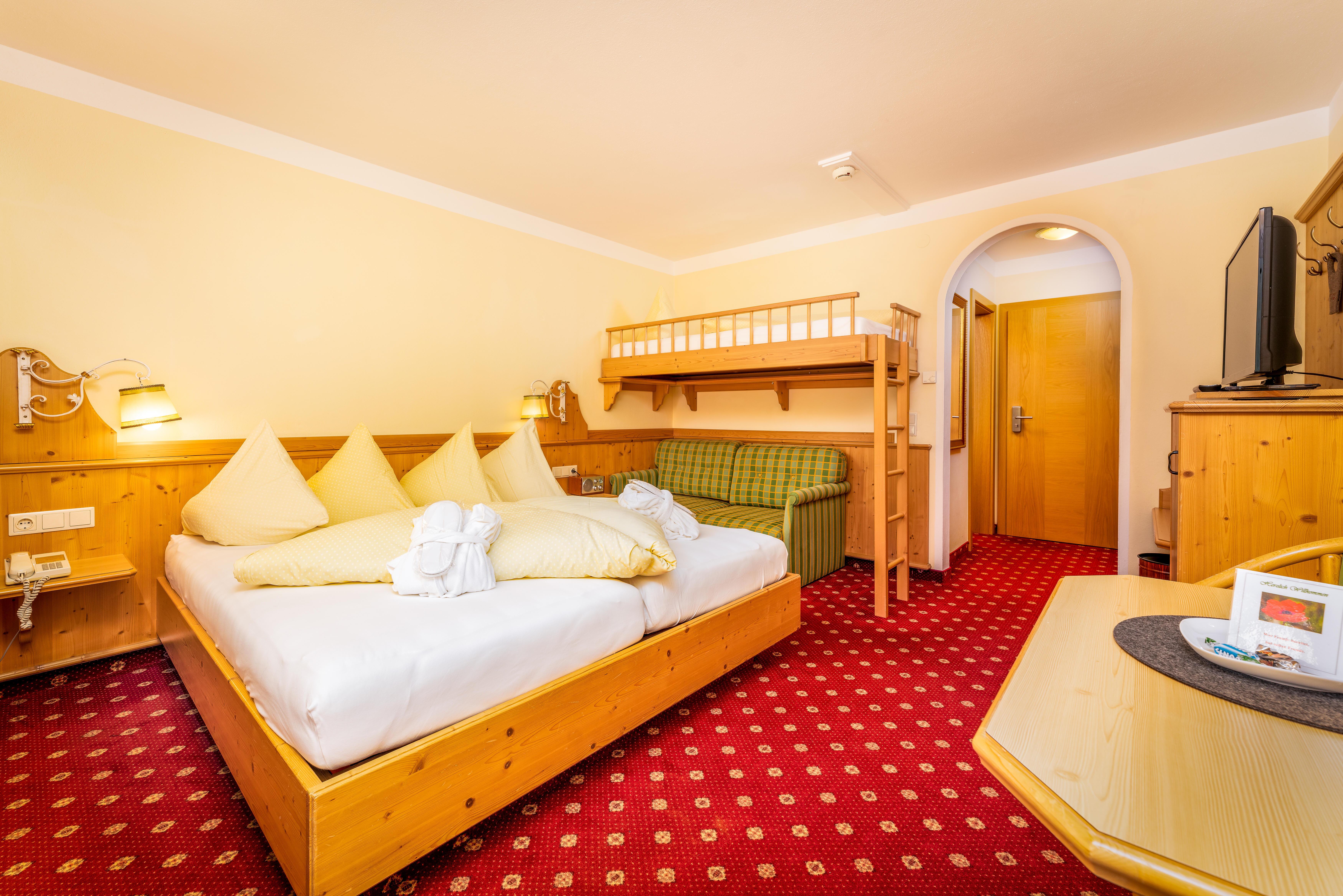 Alpen Wohlfühlhotel Dörflwirt  slide 5