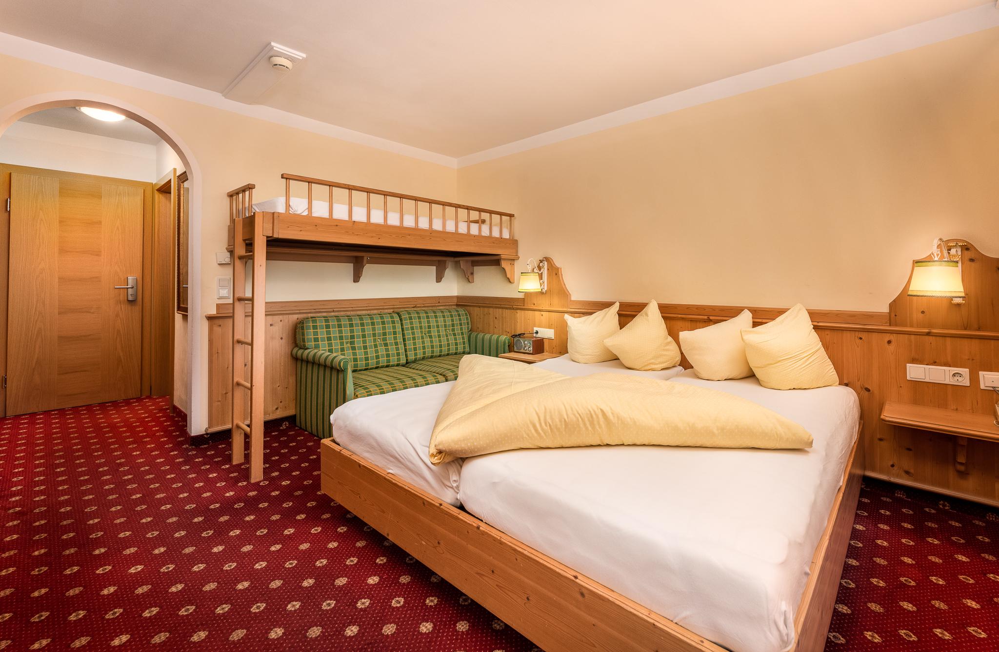 Alpen Wohlfühlhotel Dörflwirt  slide 4