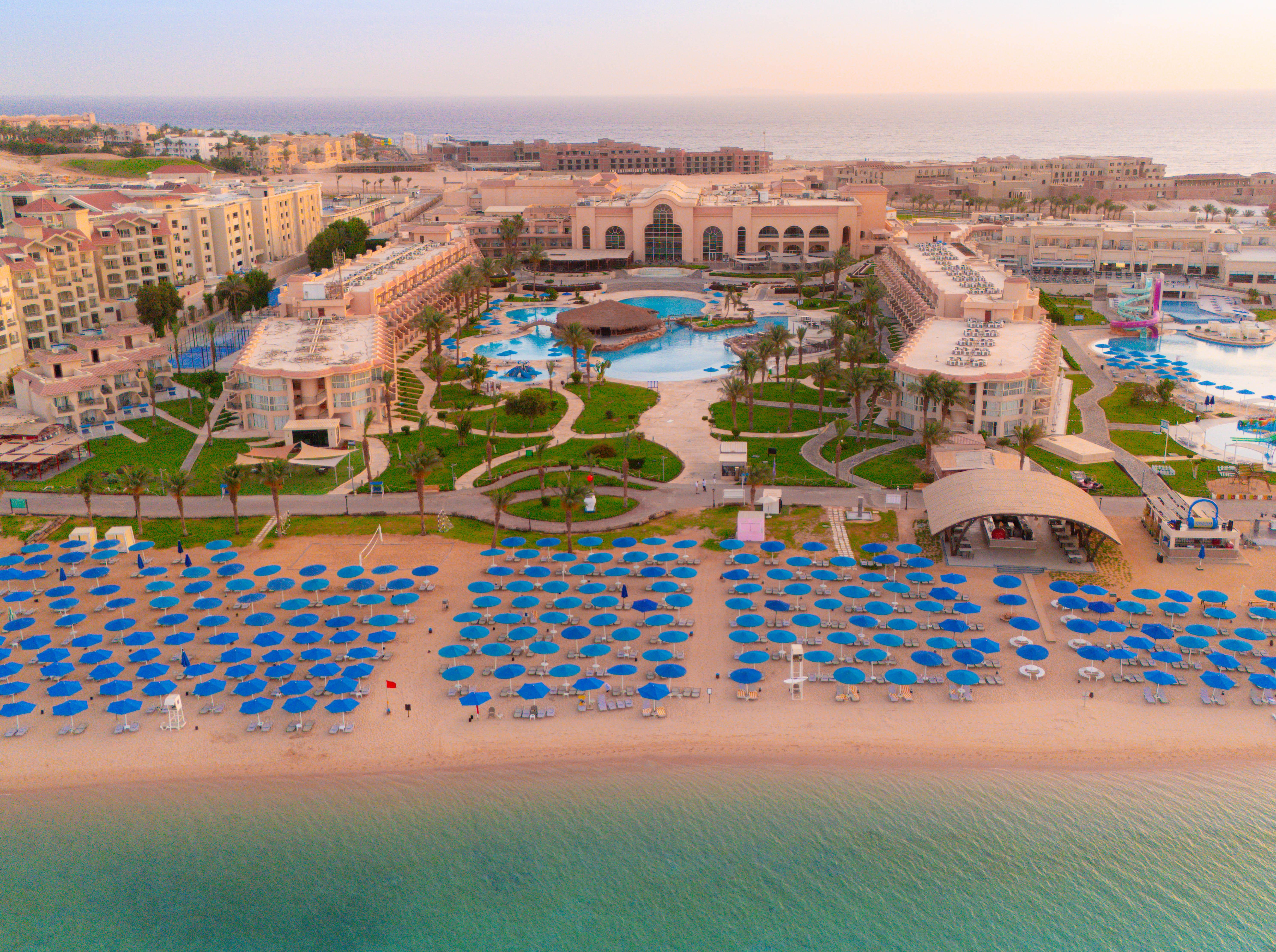 Hotel V Grand Resort Sahl Hasheesh slide 4