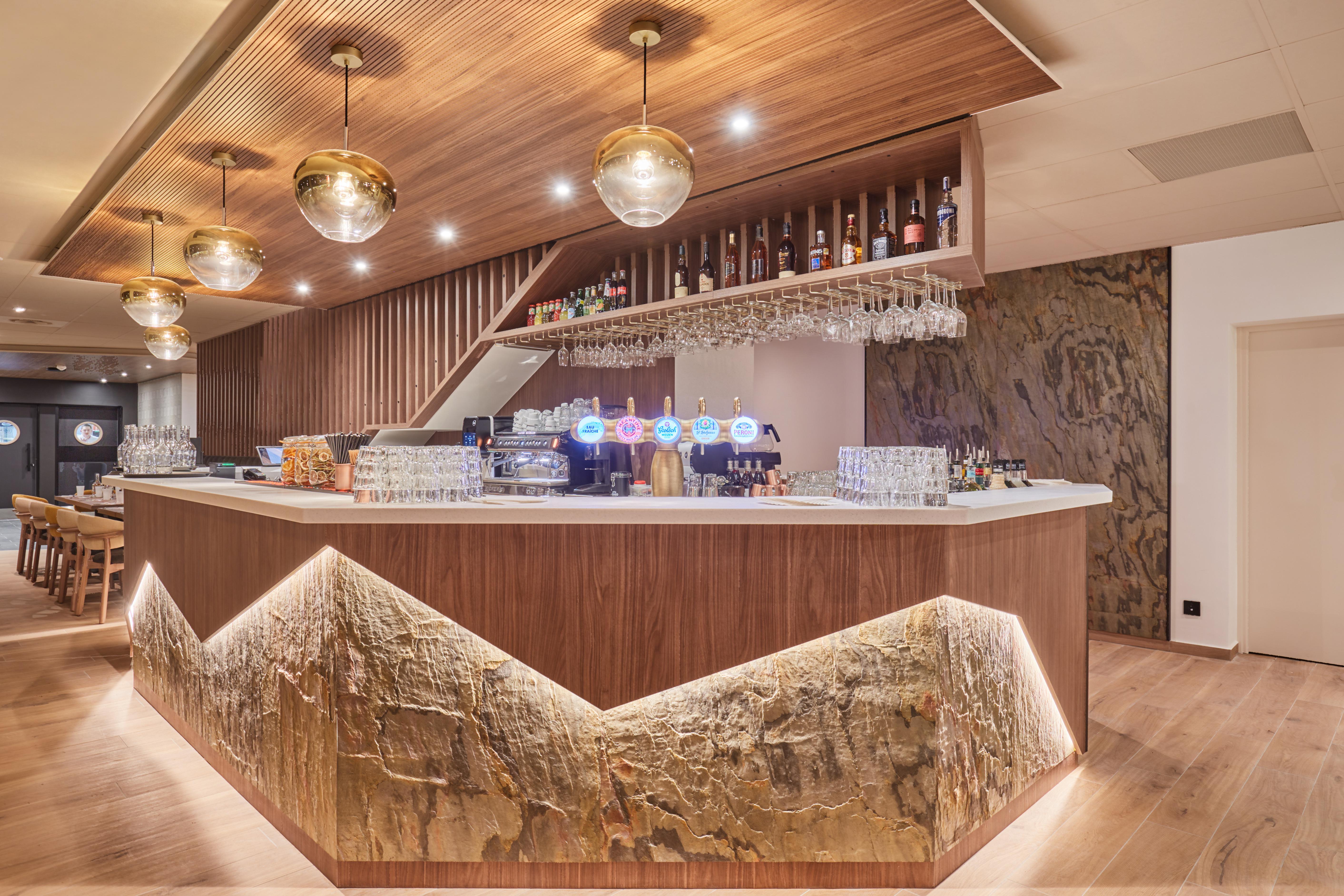 Hotel Prestige Odalys L'Ecrin Blanc slide 5