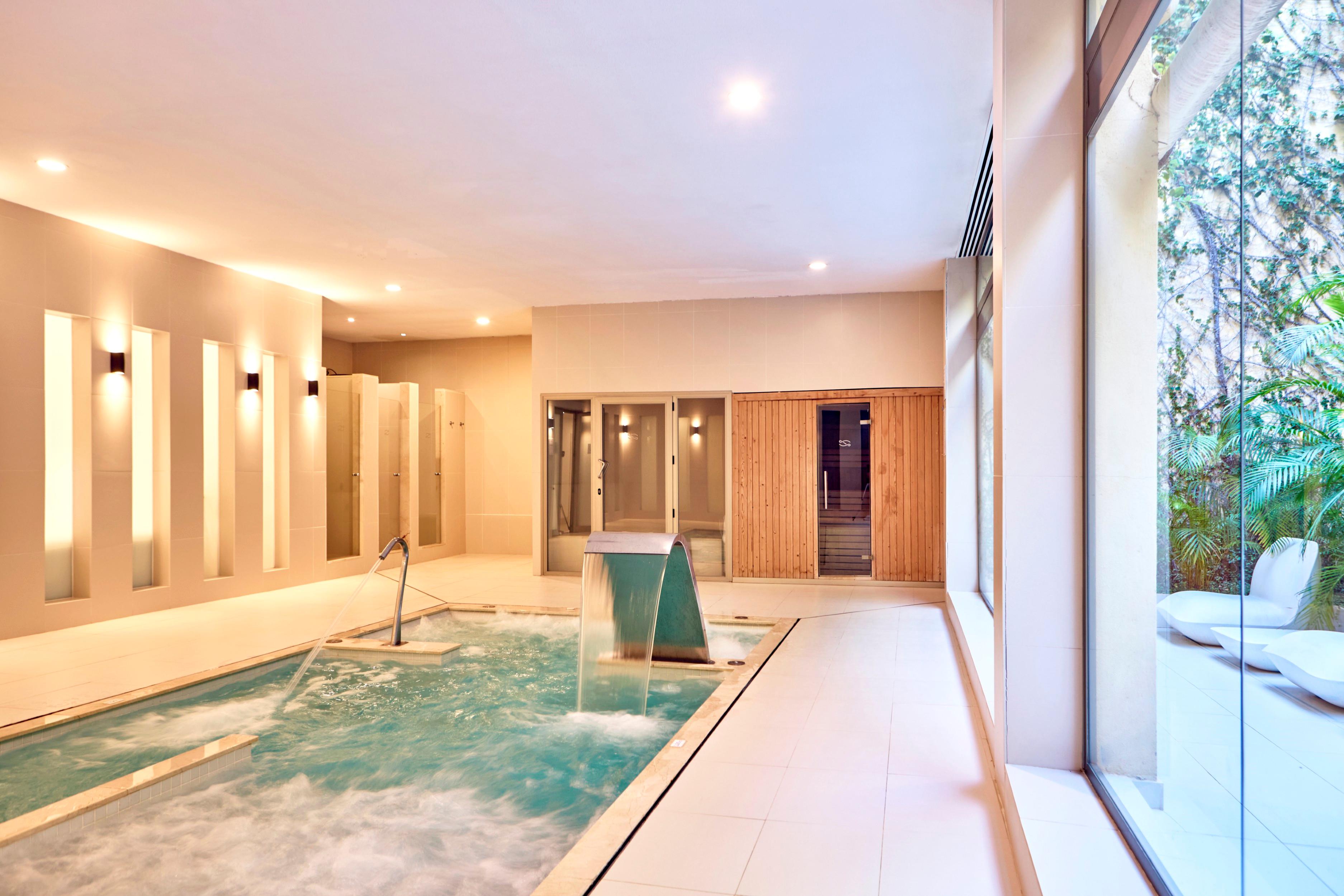 Zafiro Palmanova & Spa slide 5