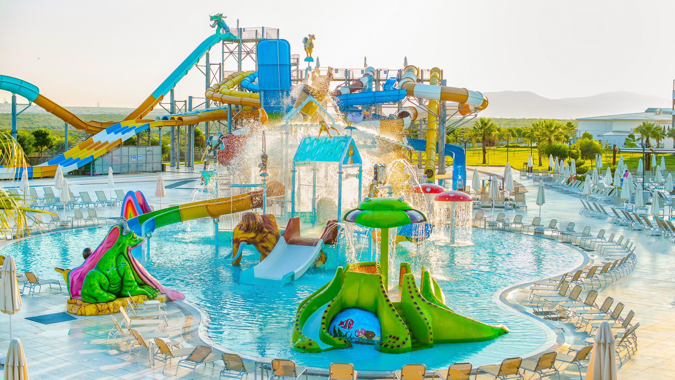 Hotel Aquasis Deluxe Resort & Spa slide 2