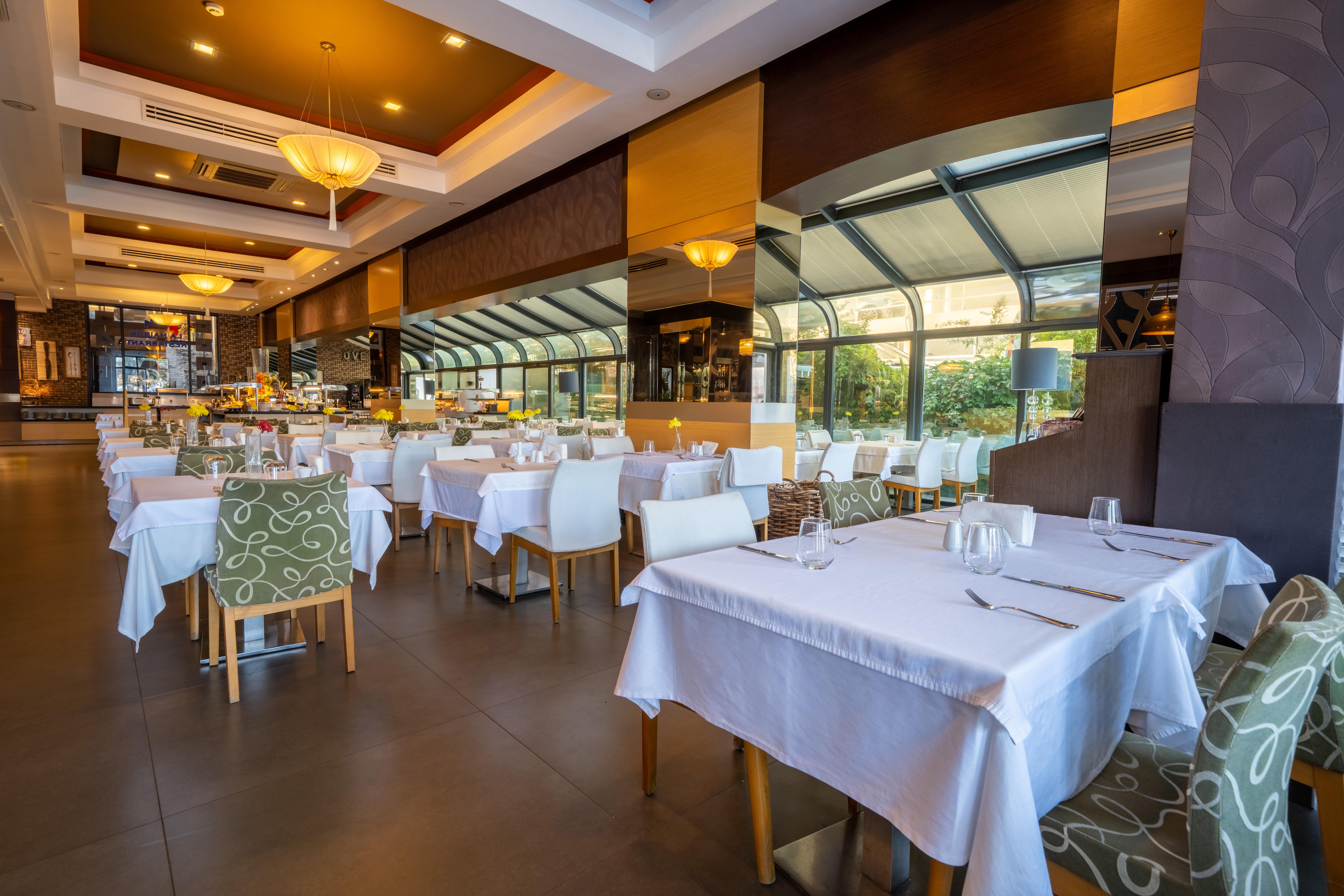 Hotel Cettia Beach Resort  slide 4