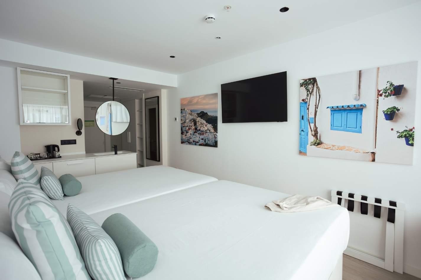 Hotel Villa España slide 3