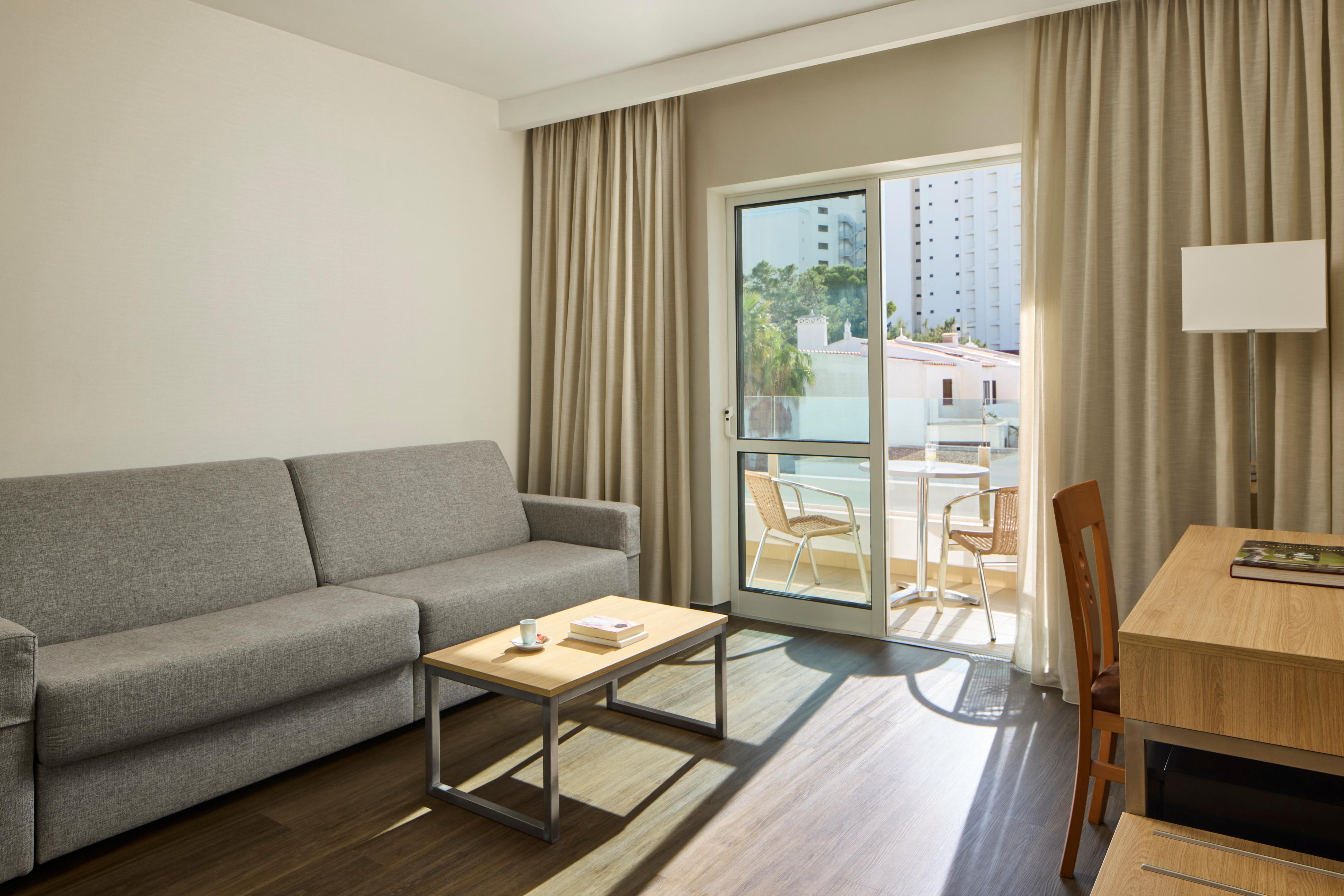 Hotel Alcazar Beach & Spa  slide 5