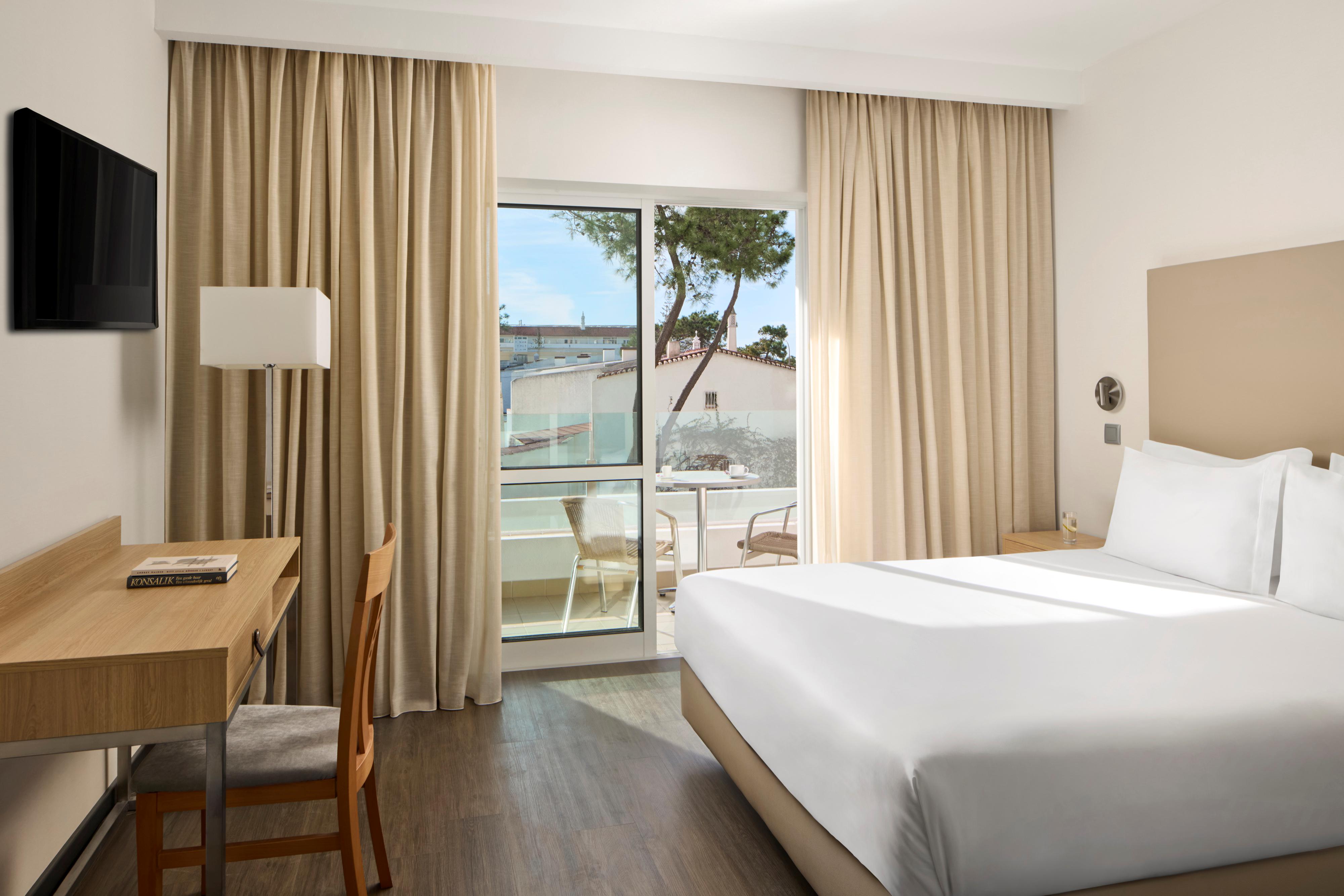 Hotel Alcazar Beach & Spa  slide 4