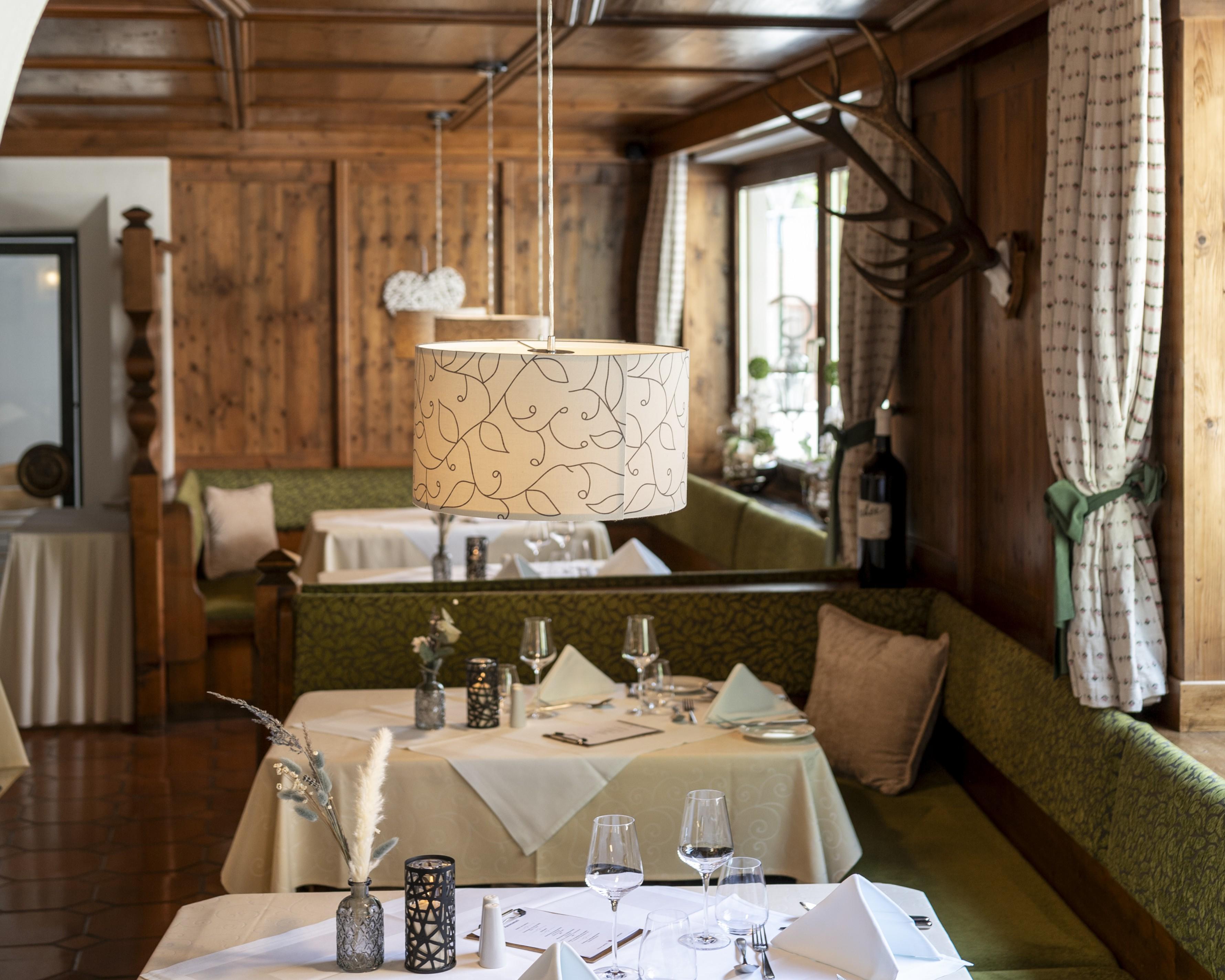 Hotel Dachstein slide 3