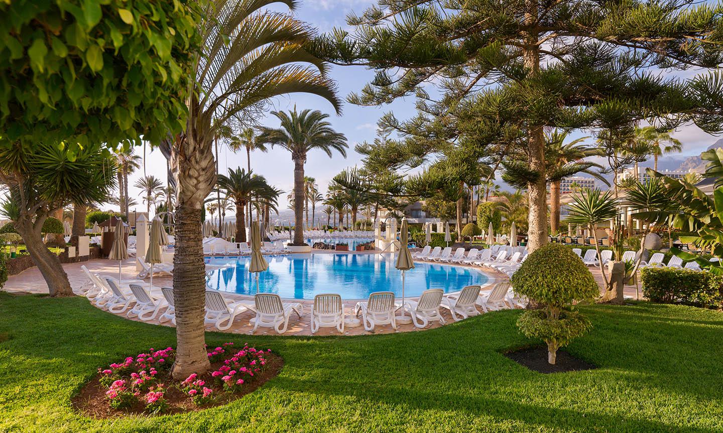 Hotel H10 Las Palmeras slide 2