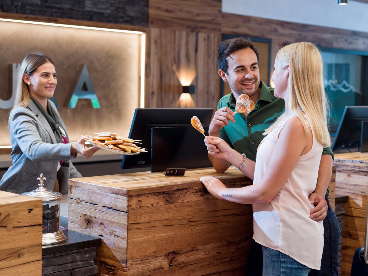 Hotel Adapura slide 5