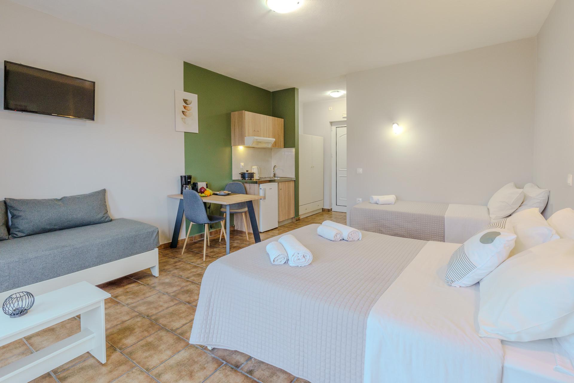 Ilios Mare Hotel slide 5