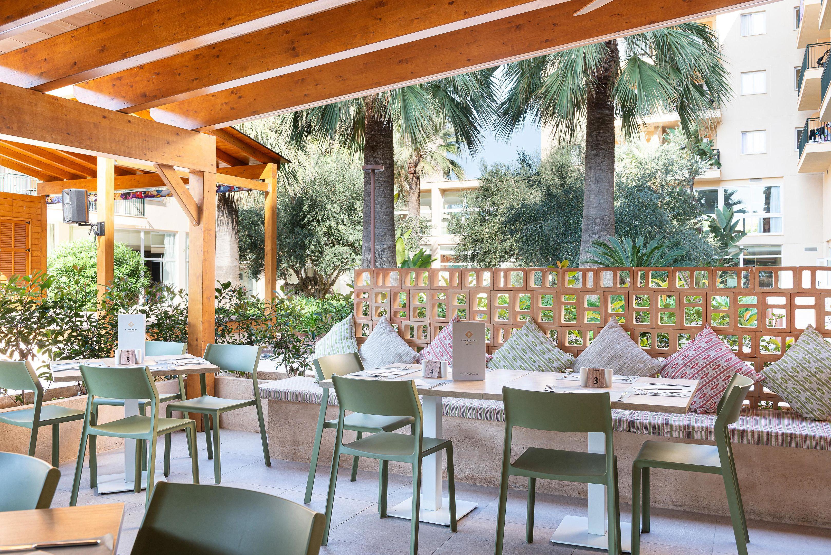 Can Picafort Palace slide 3