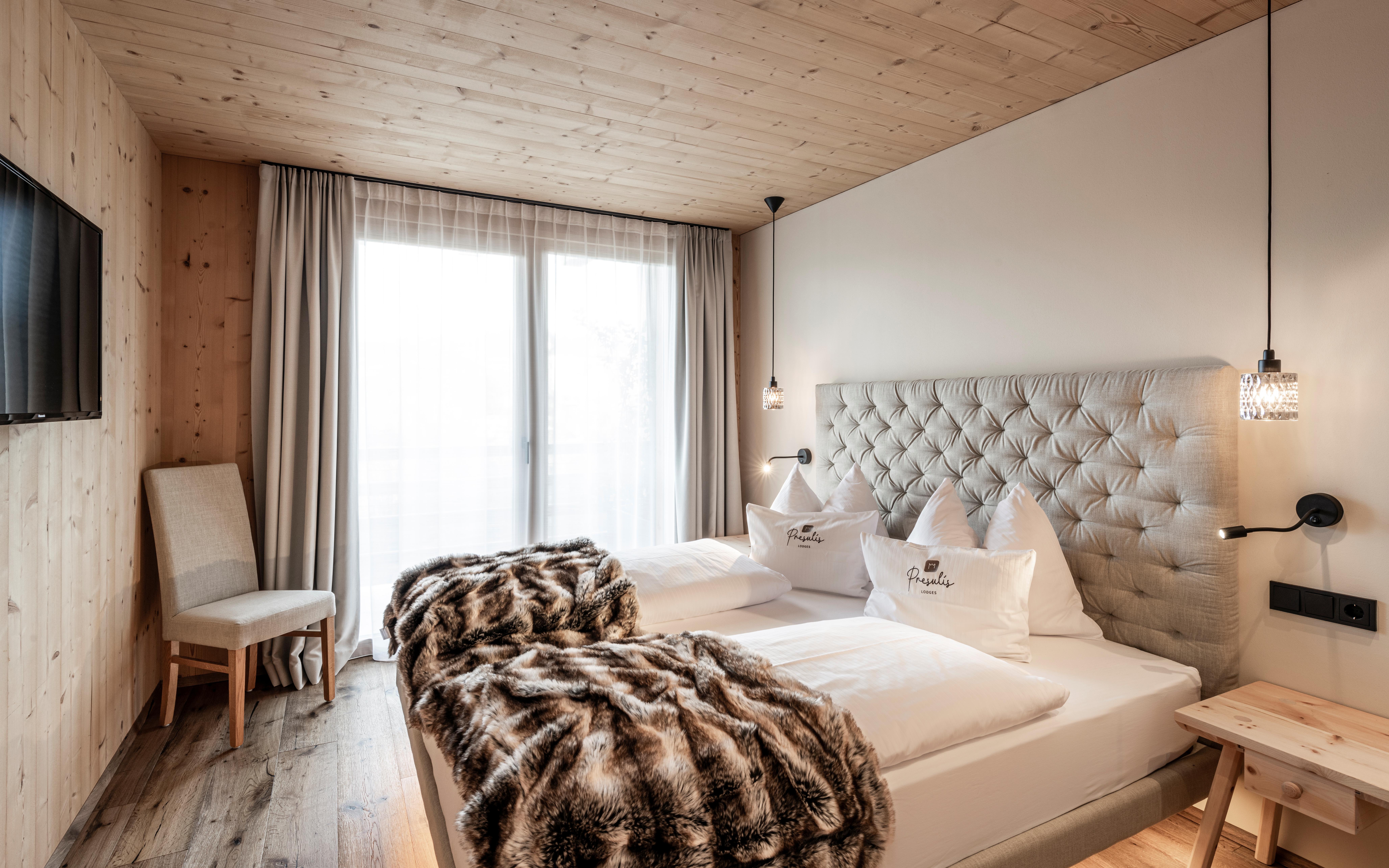 Presulis Apartments slide 2