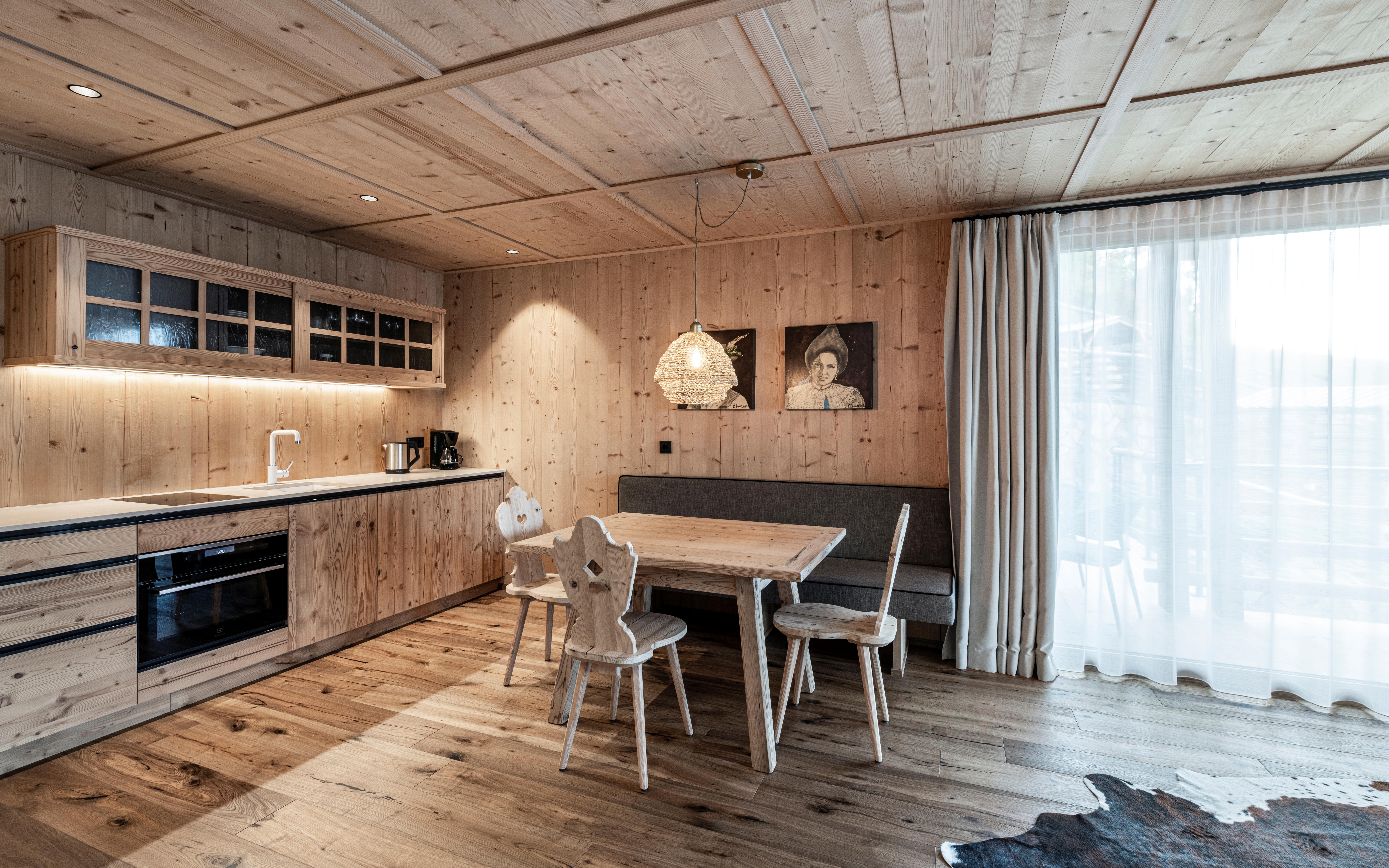 Presulis Apartments slide 3