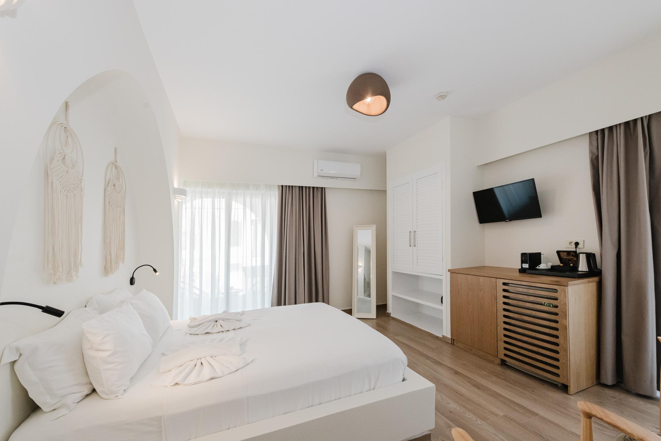 Hotel Evexia Boutique & Spa slide 4