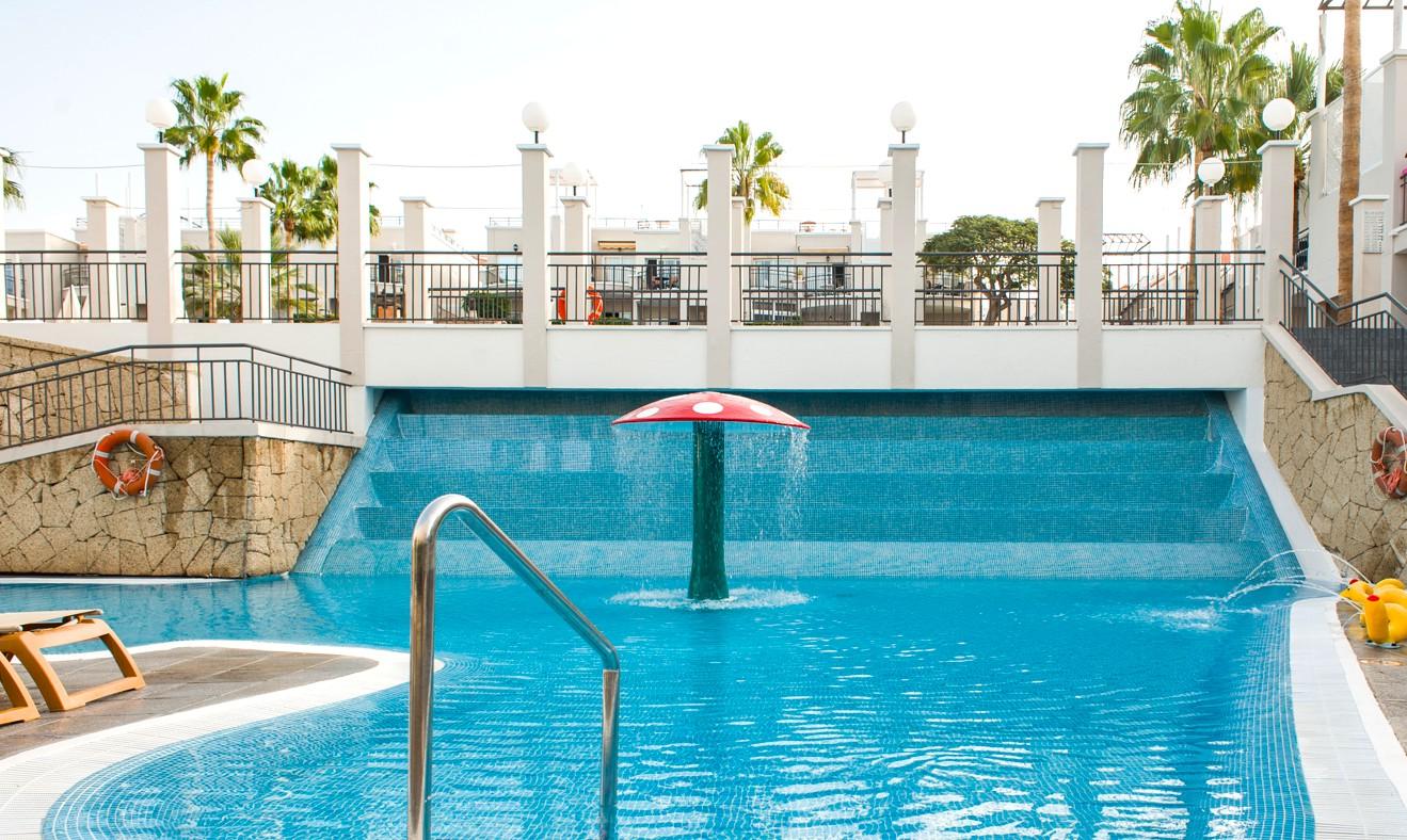 Los Olivos Beach Resort slide 5
