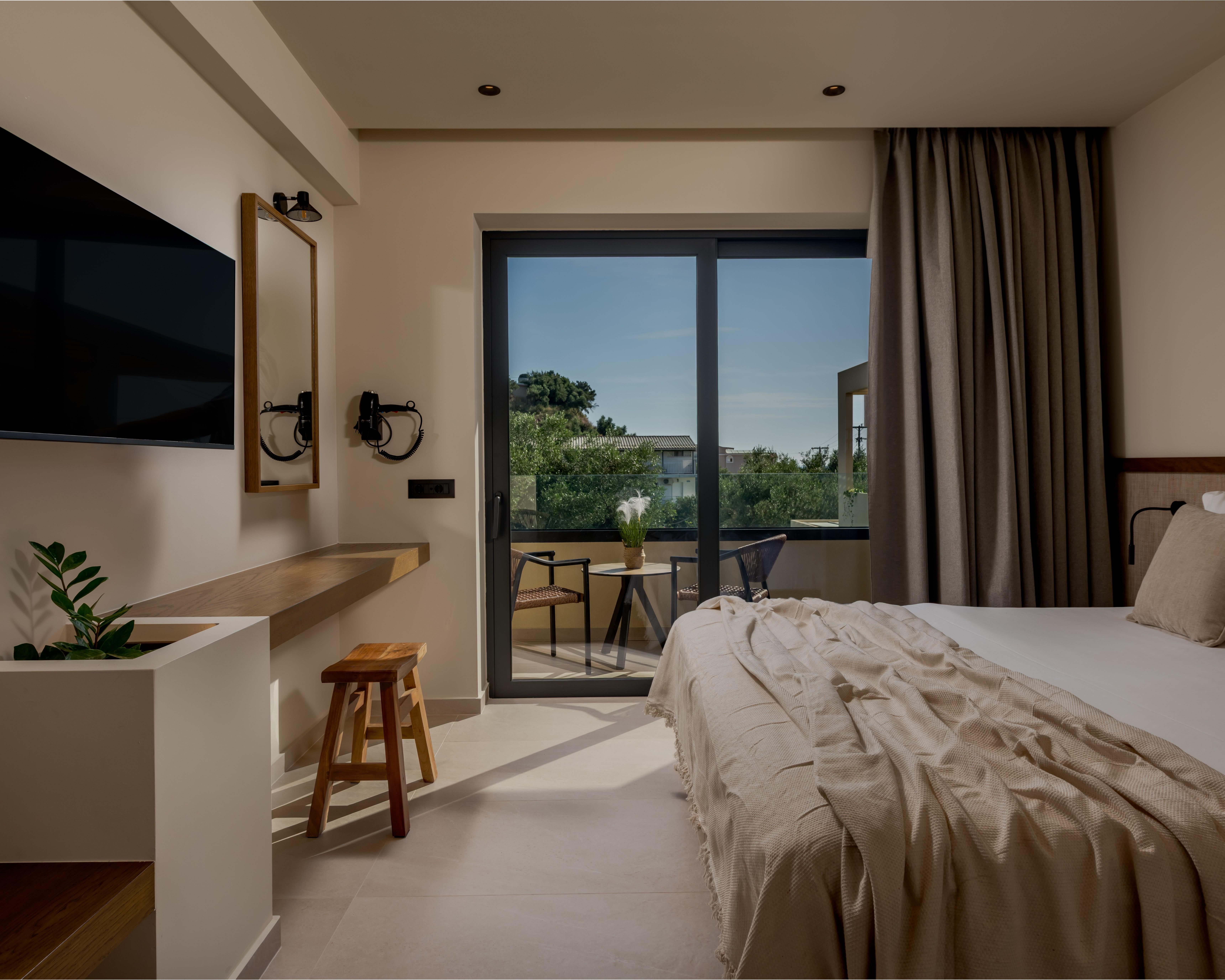 Iskios Suites - Voksenhotel slide 3