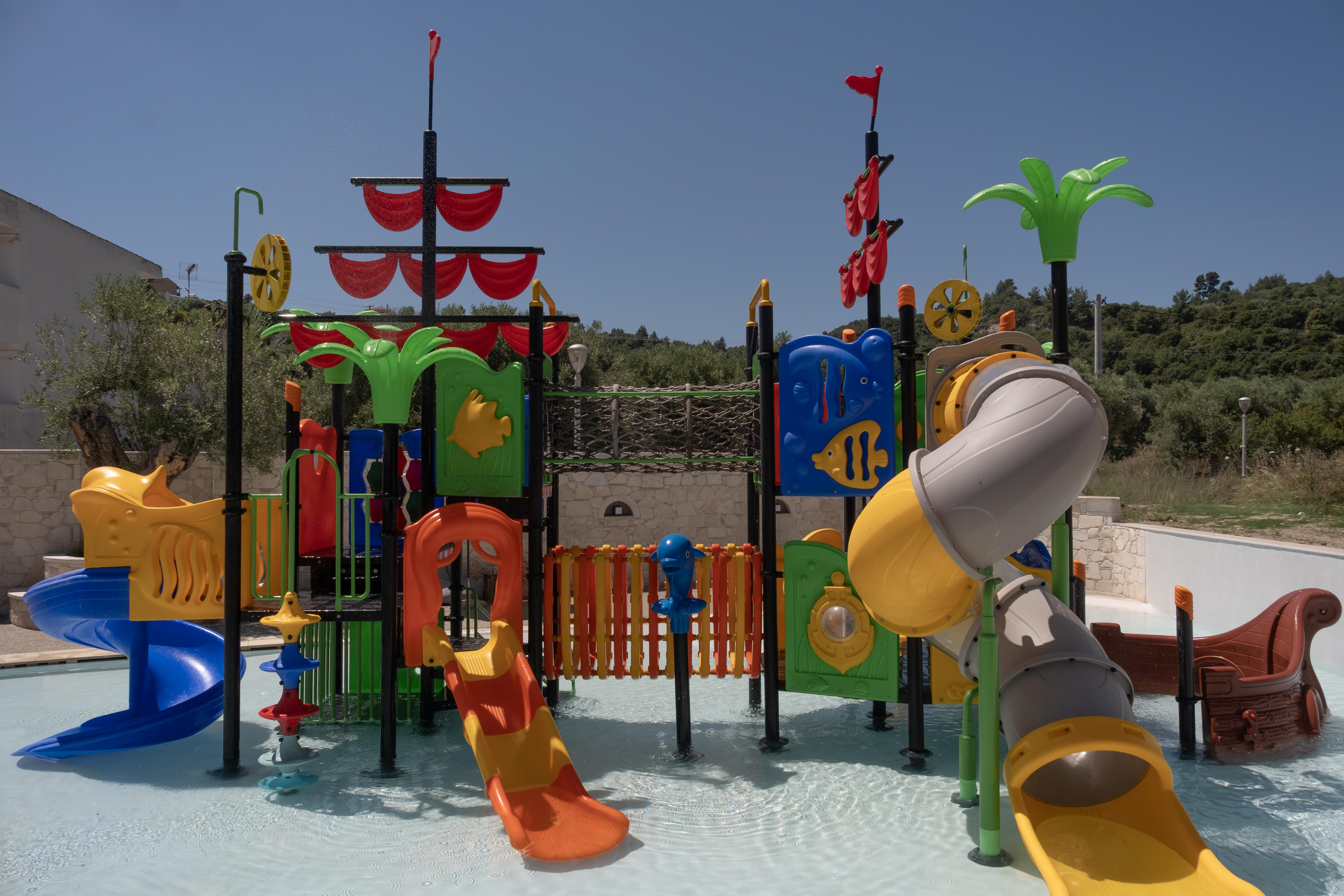 Royal Hotel & Suites - All Inclusive slide 3