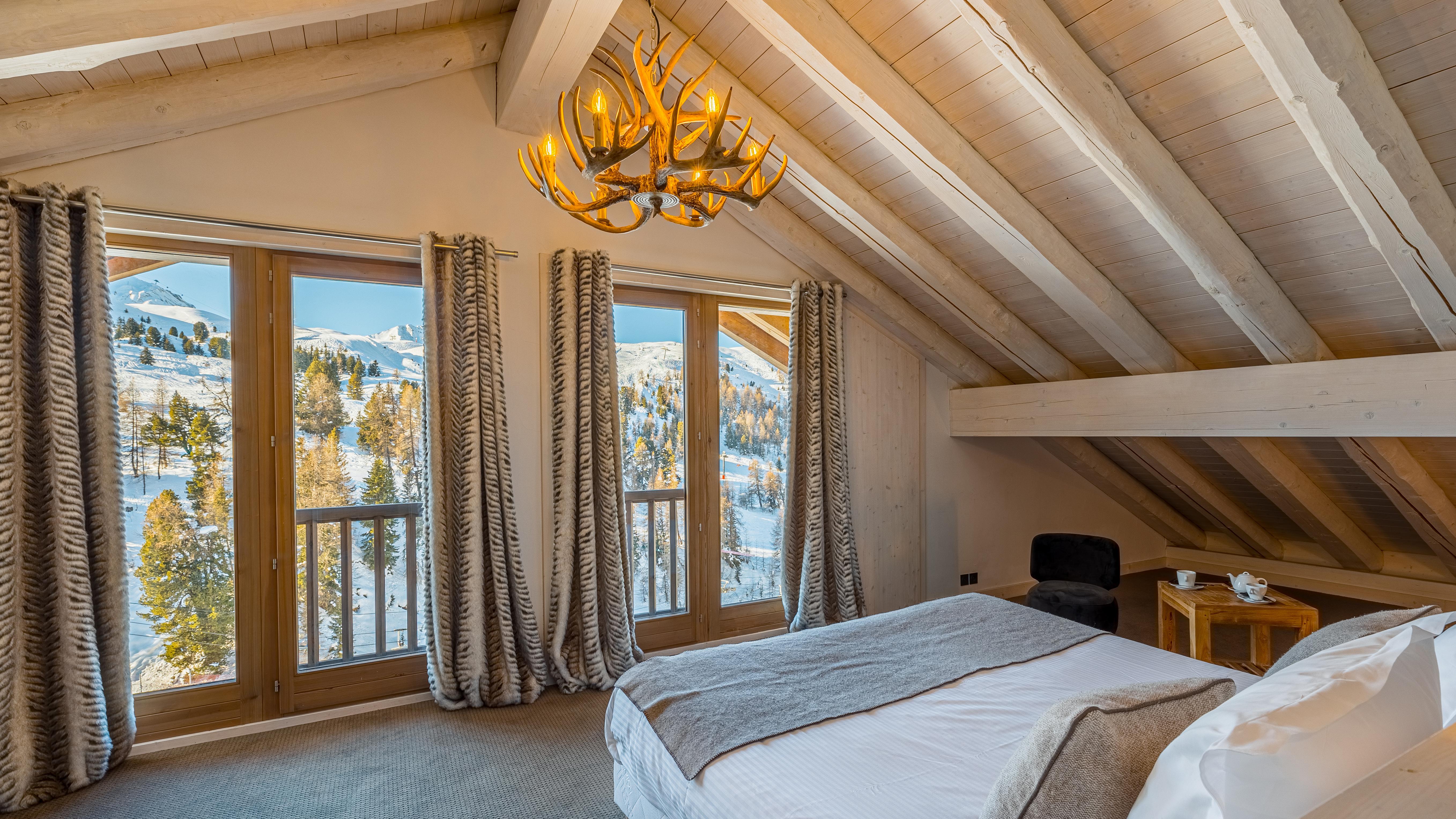 Chalet Hugo slide 2