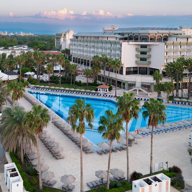 Hotel Adora & Resort