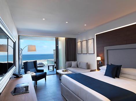 Juniorsuite med privat pool og havudsigt